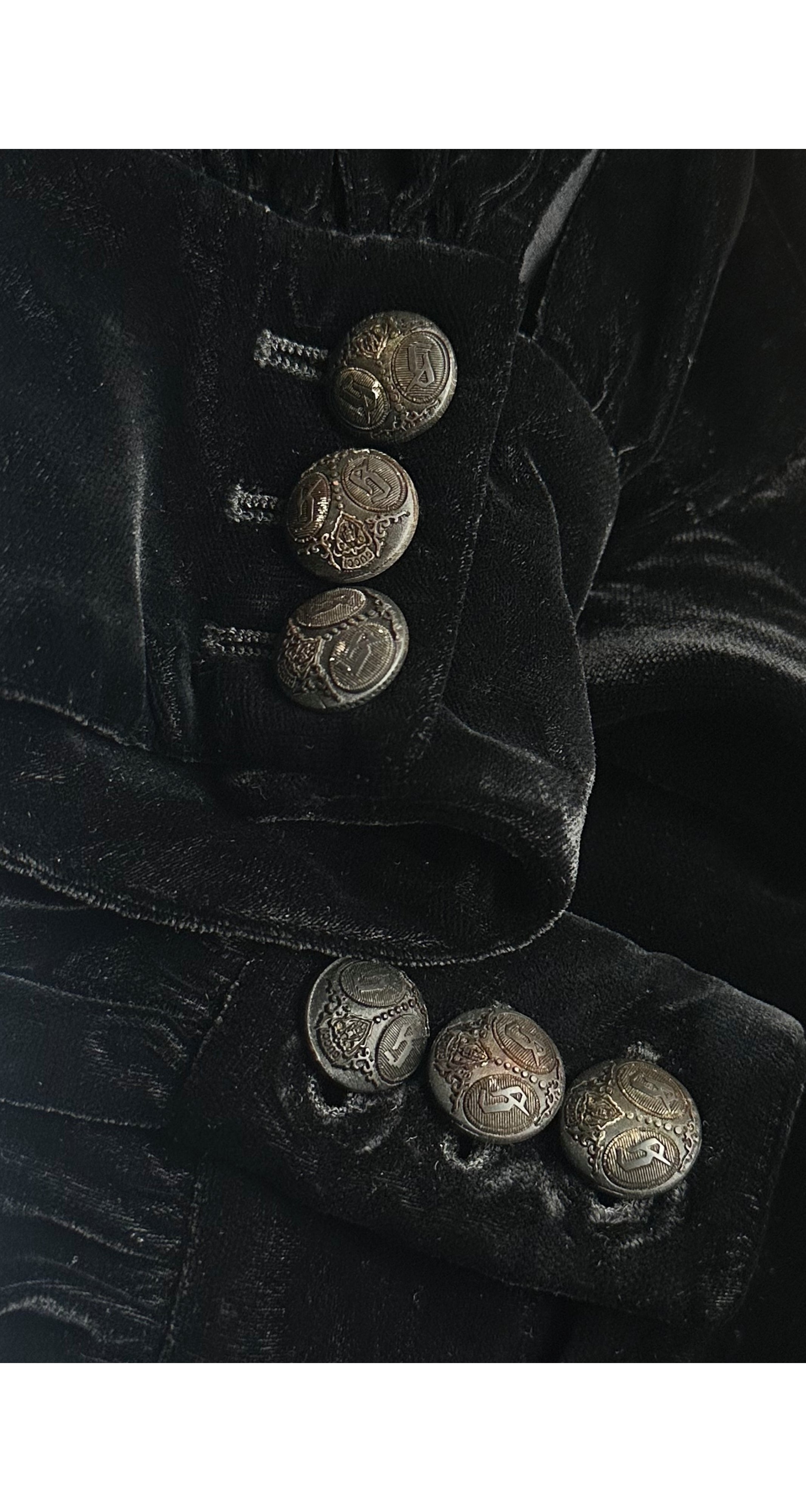 cuff buttons of 2012 Gucci black velvet tassel blouse