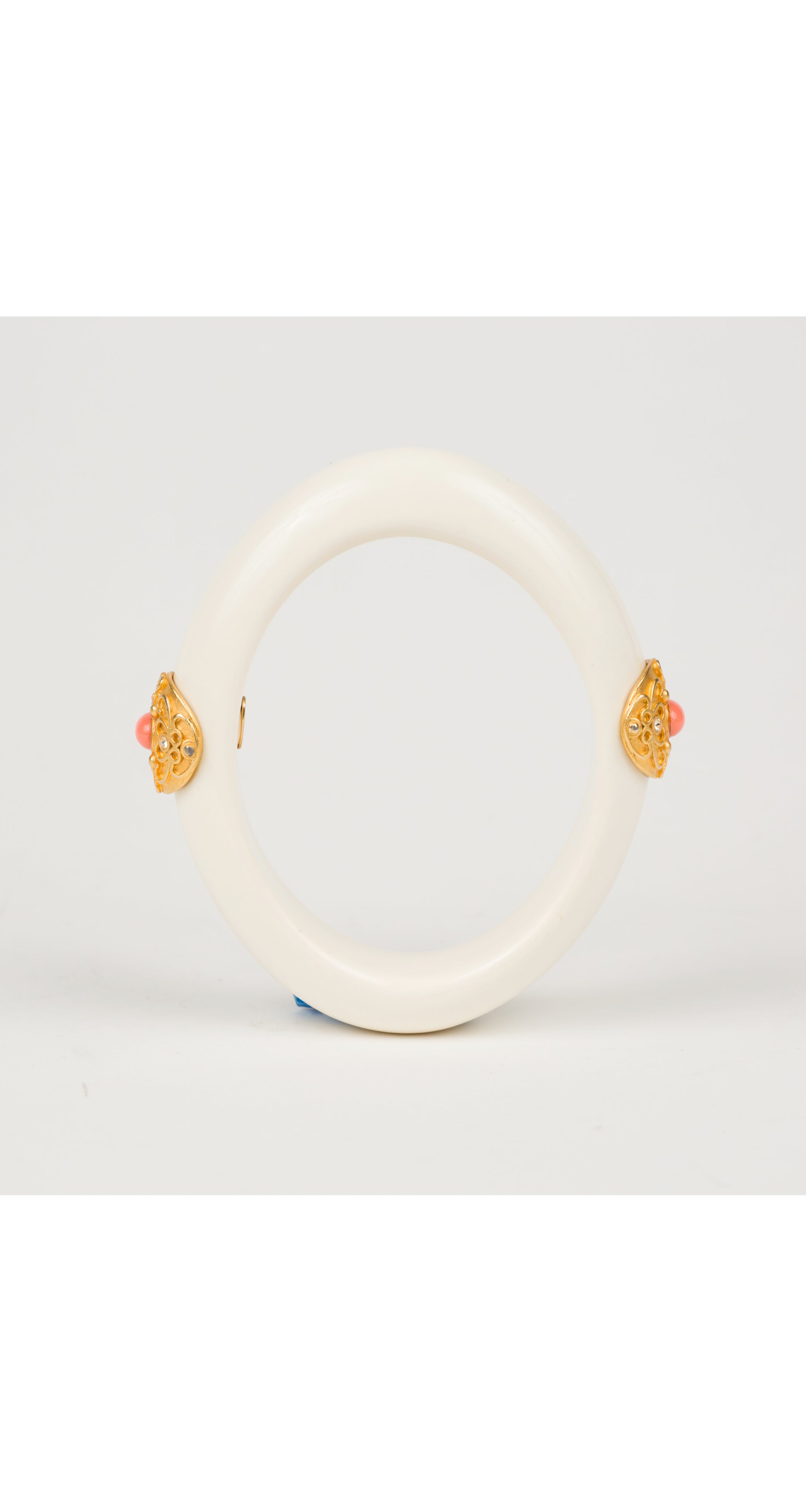 1980s Coral Cabochon Cream Bangle Bracelet