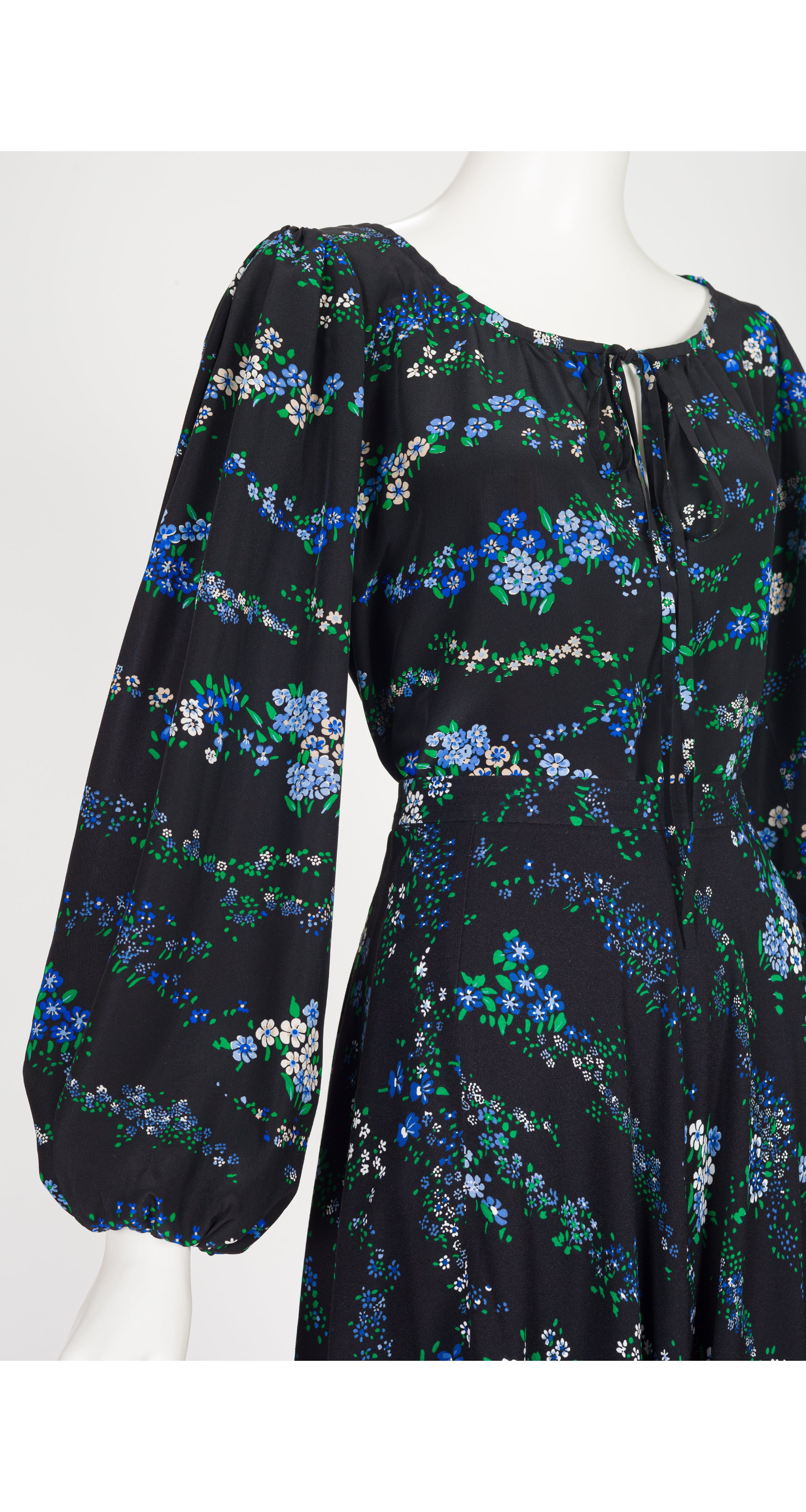 1977 S/S Blue & Black Floral Print Silk Peasant Set