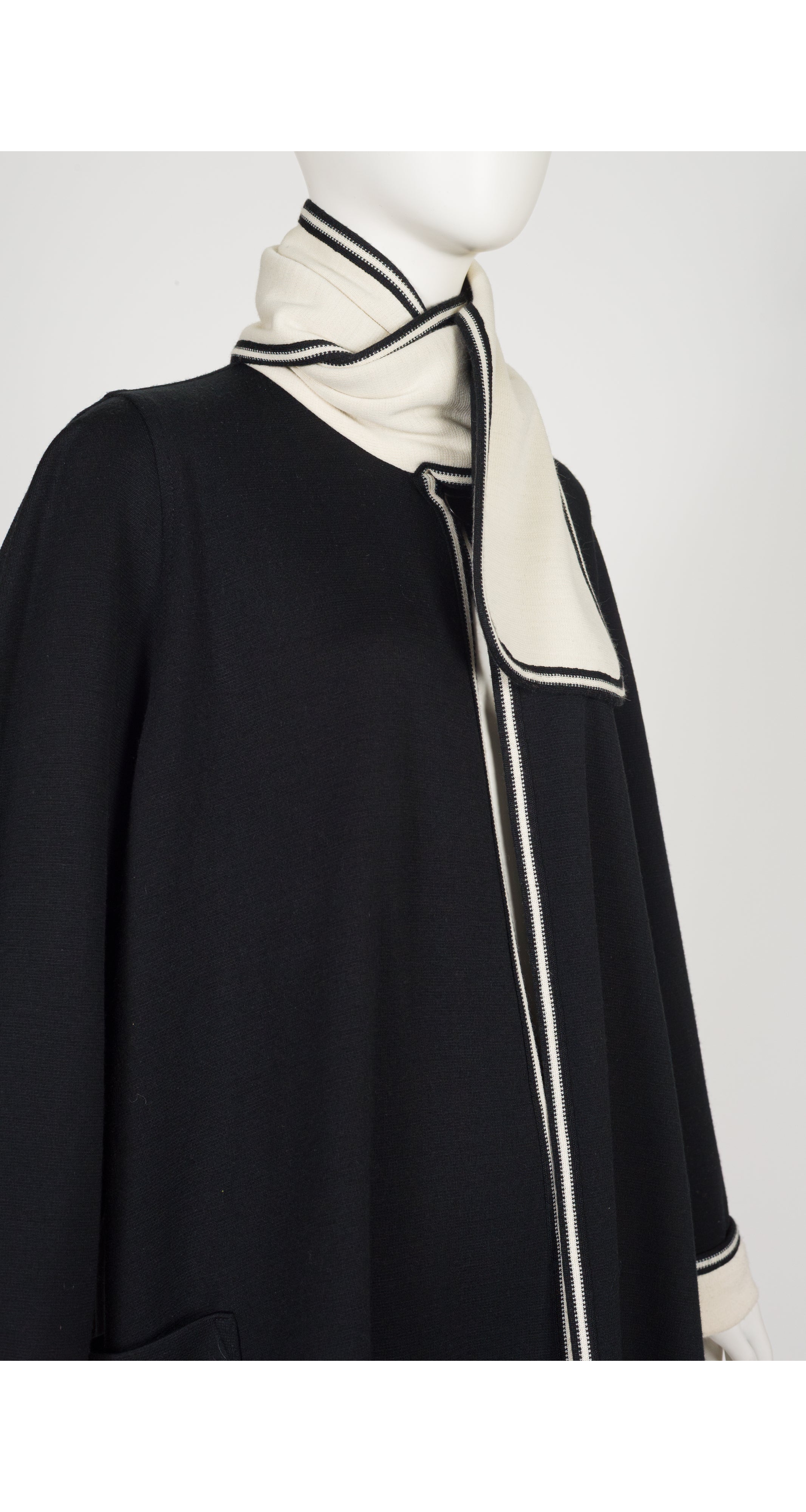 1980s Black & Cream Knit Swing Sweater Coat