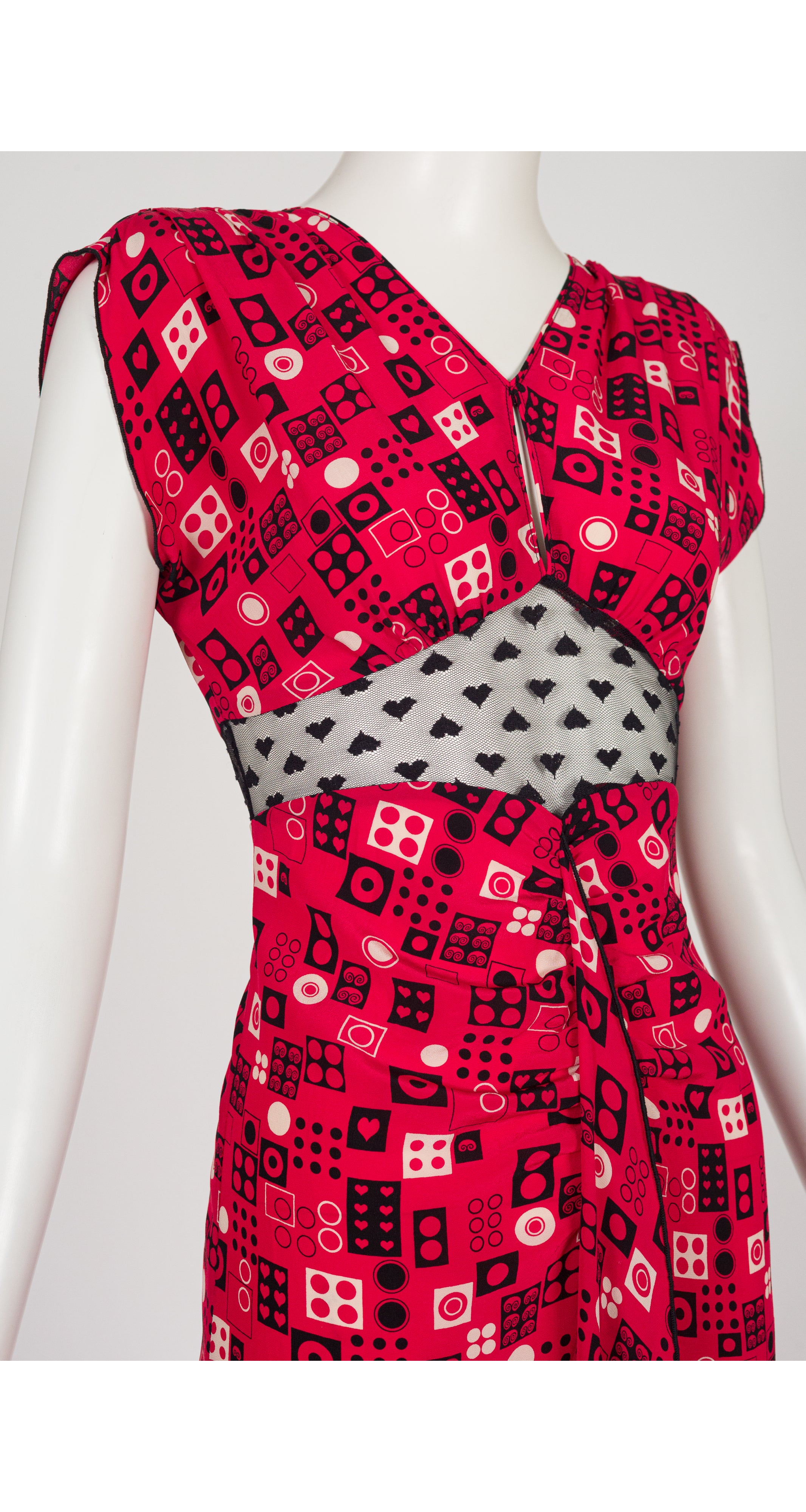 2012 S/S Geometric Print Red Silk Heart Lace Inset Dress