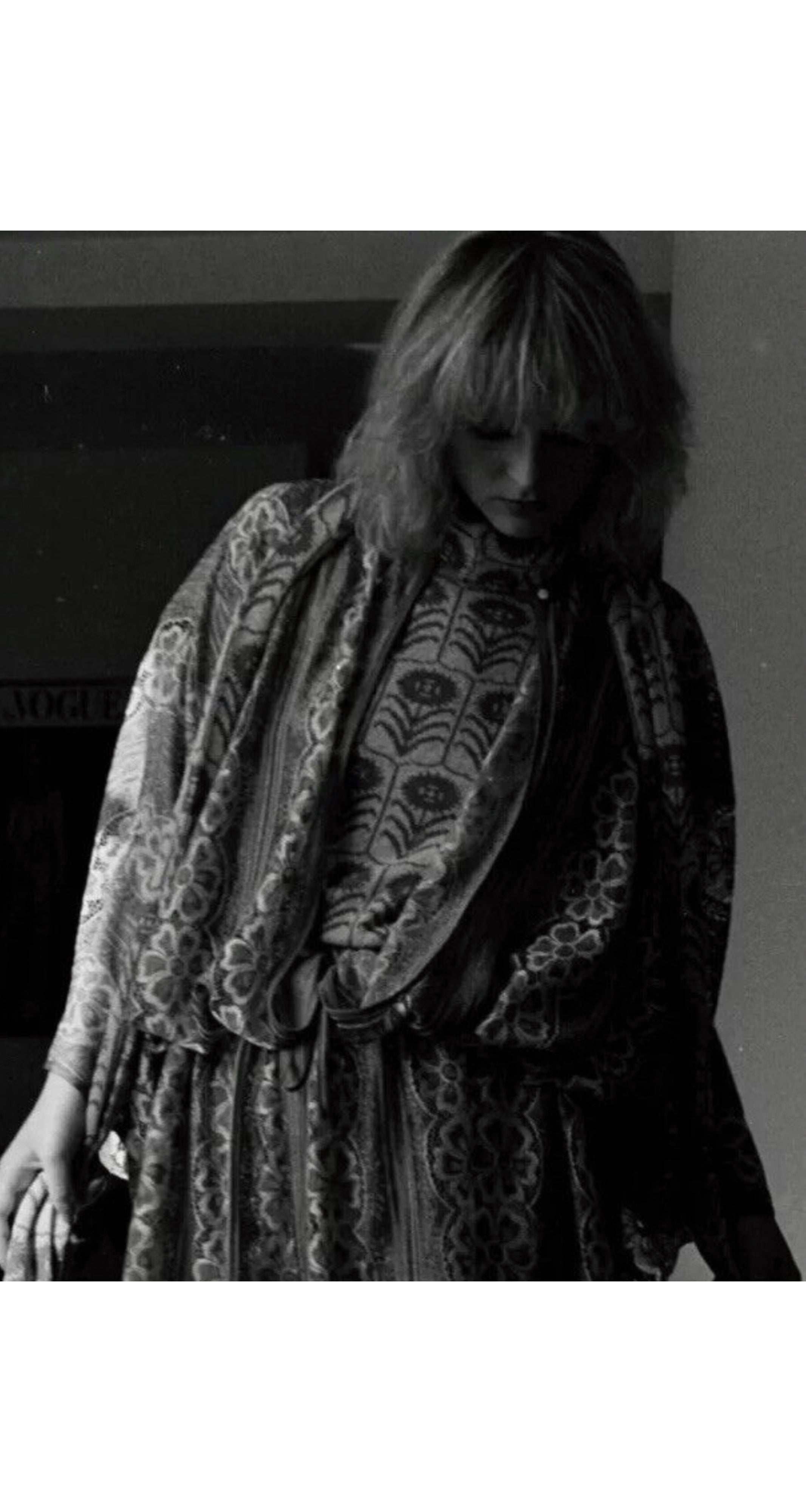 1970s Floral Peach & Blue Knit Short Sleeve Top