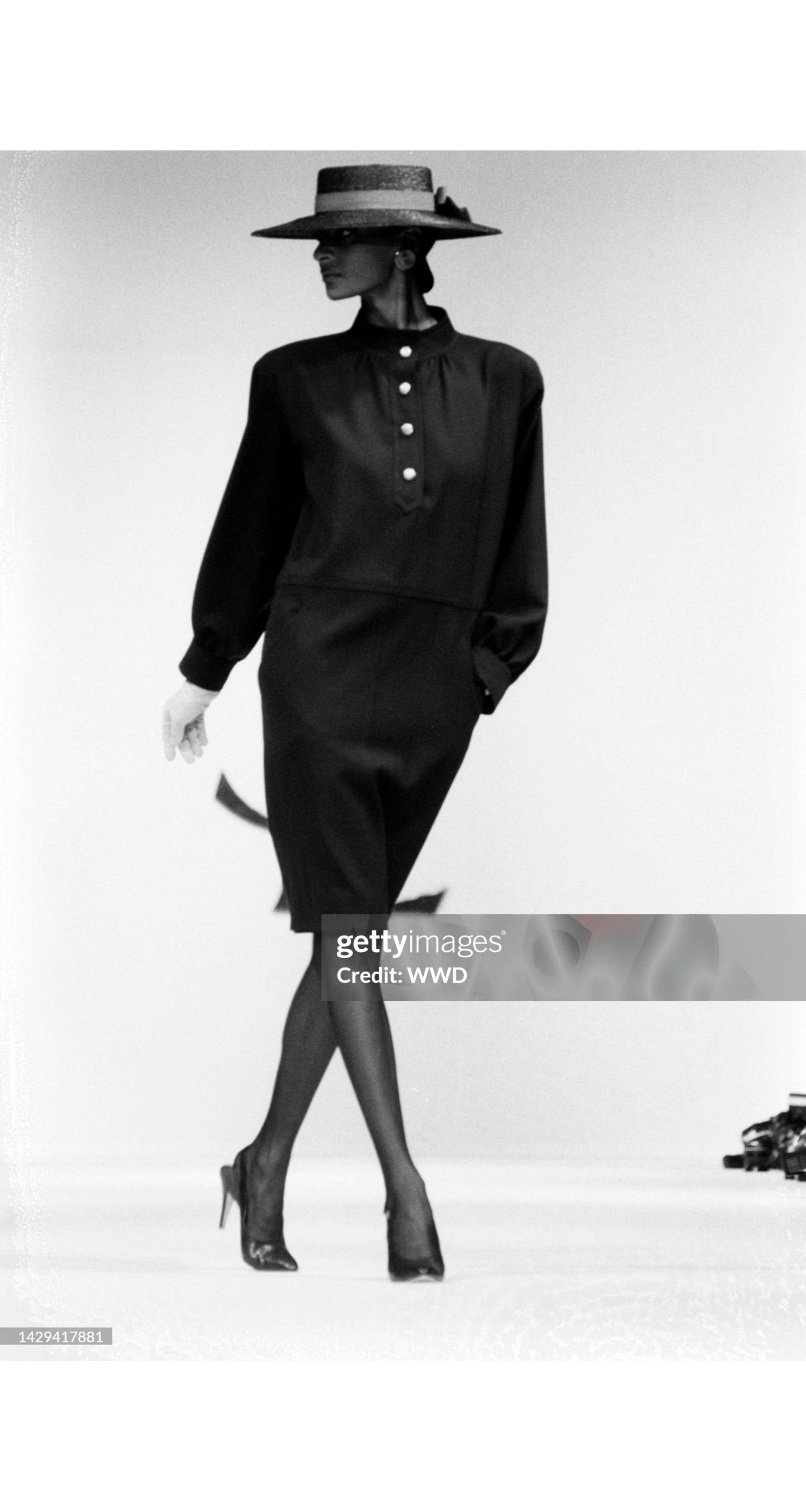 1984 S/S Cream Wool Gabardine Sack Dress