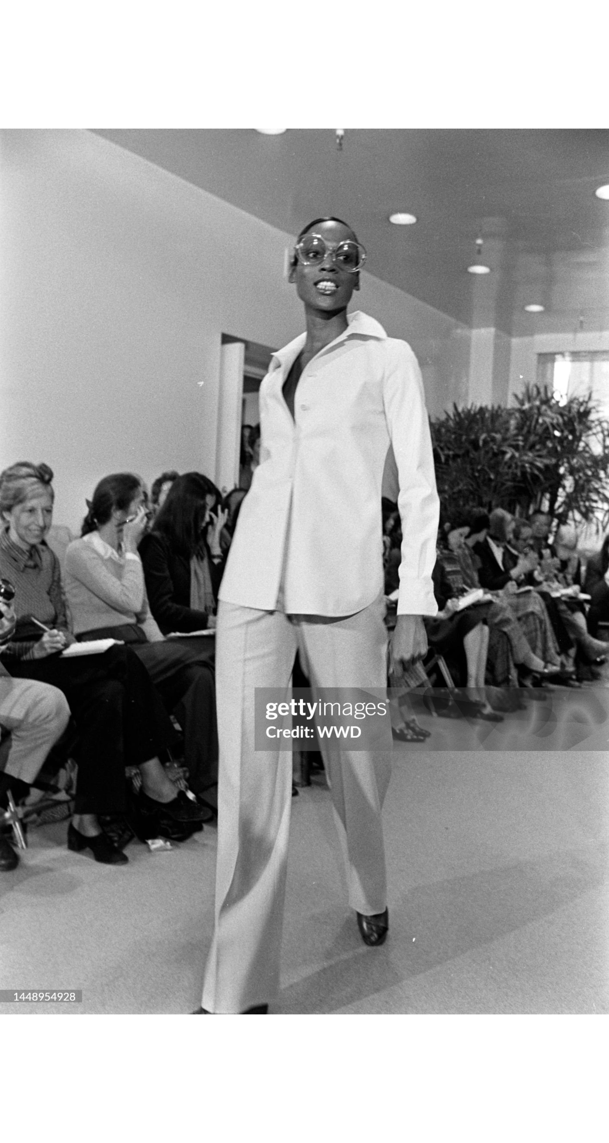 1973 S/S Pale Yellow Ultrasuede Collared Pant Suit