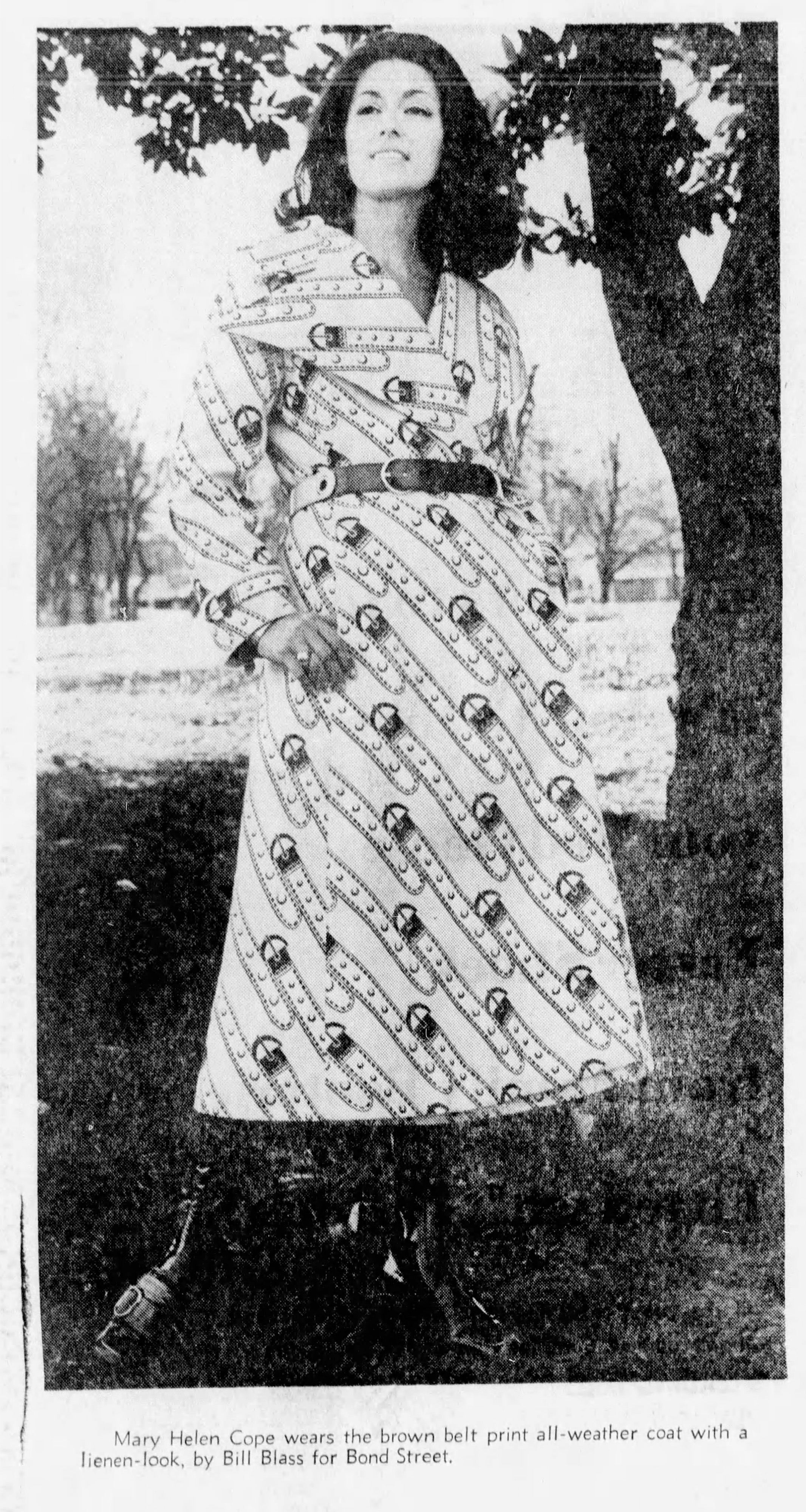 1971 Trompe L'oeil Belt Print Cream & Navy Coat