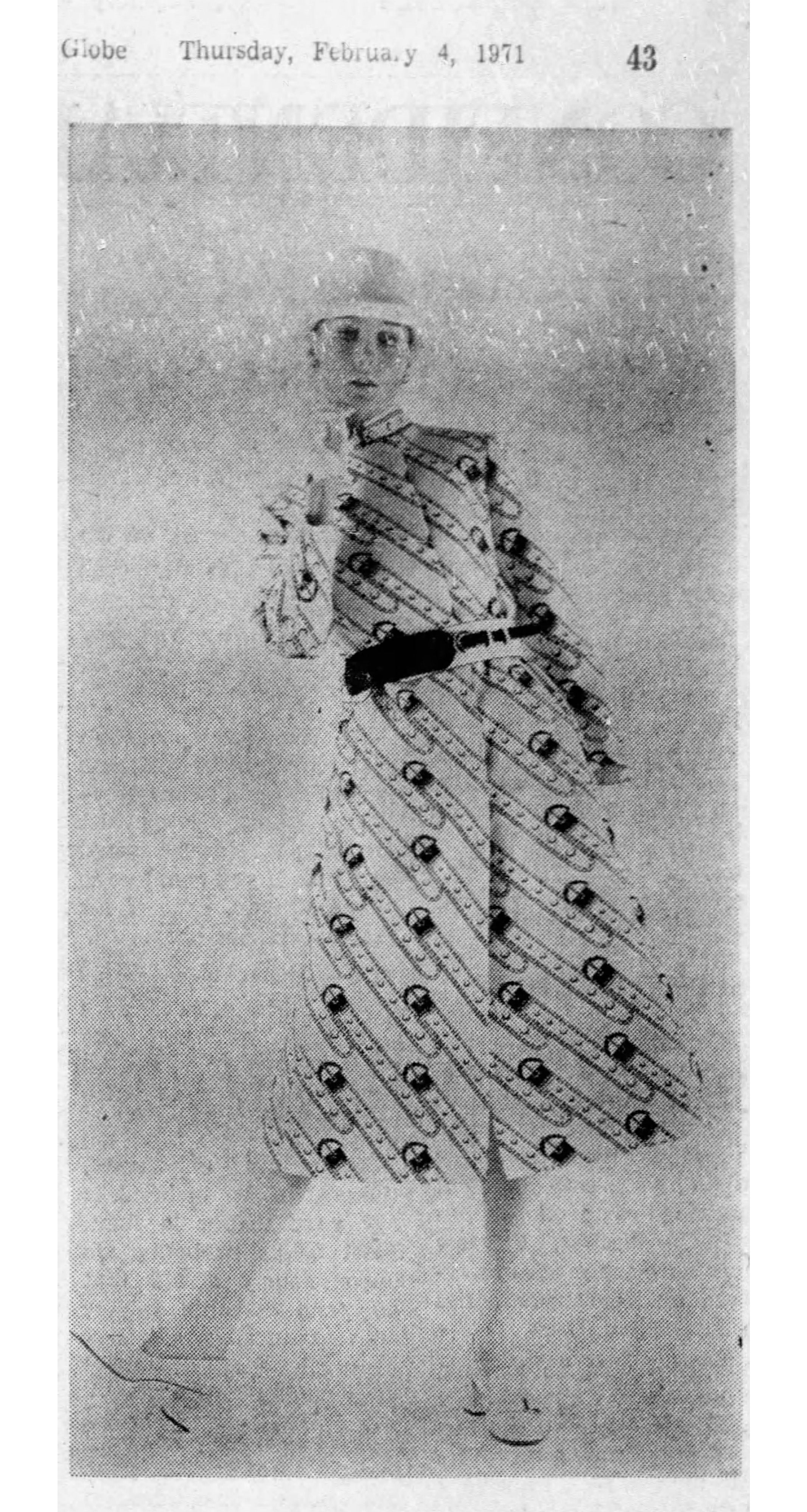 1971 Trompe L'oeil Belt Print Cream & Navy Coat