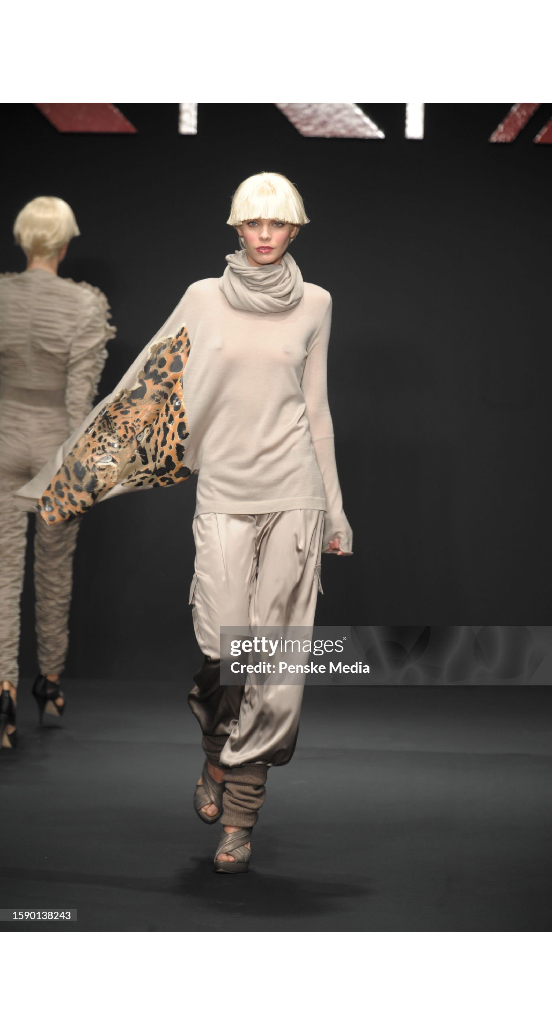 2011 F/W Leopard Face Black Wool Turtleneck Sweater