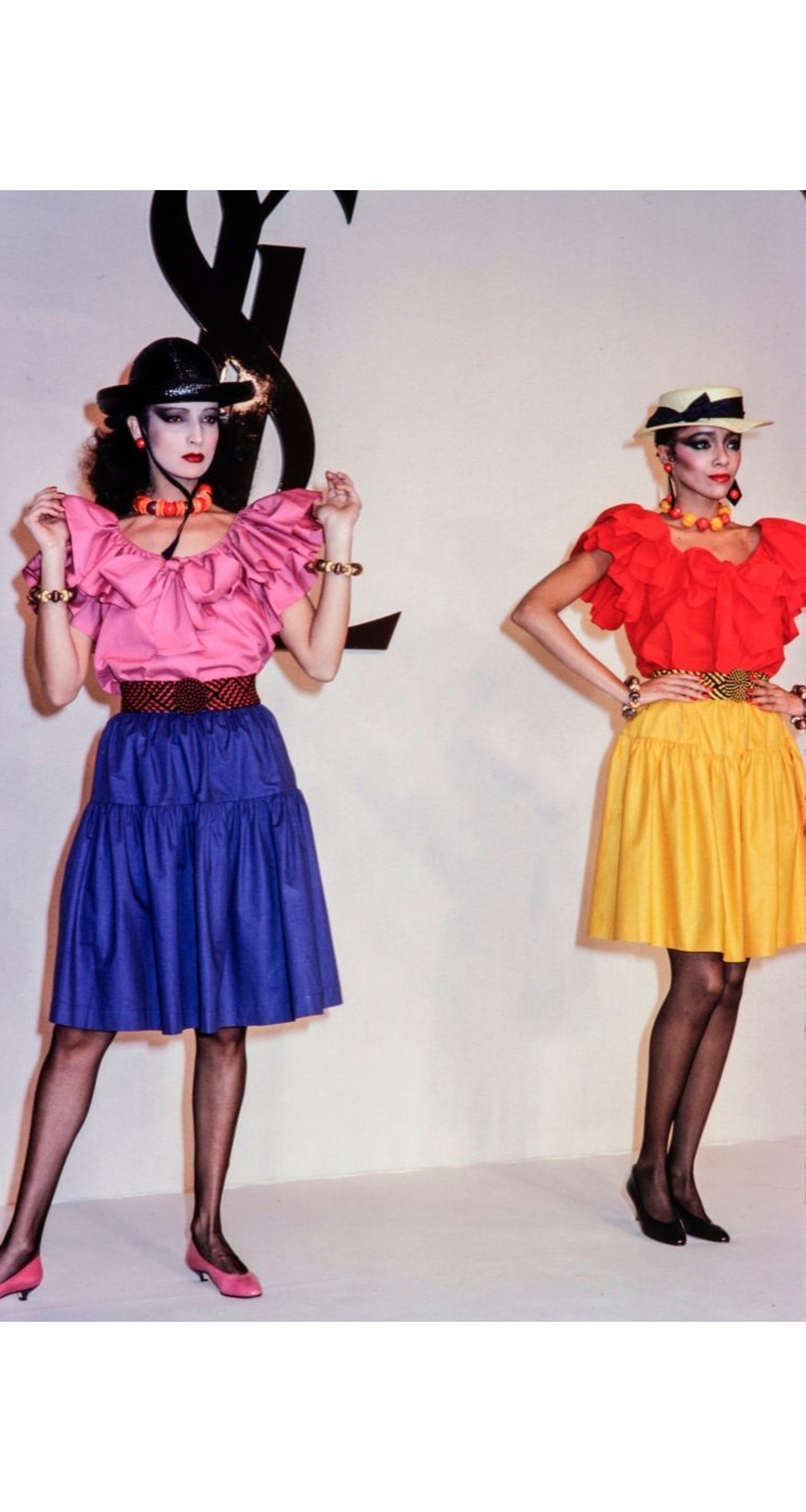 1982 S/S Red Floral Cotton Ruffle Collar Top