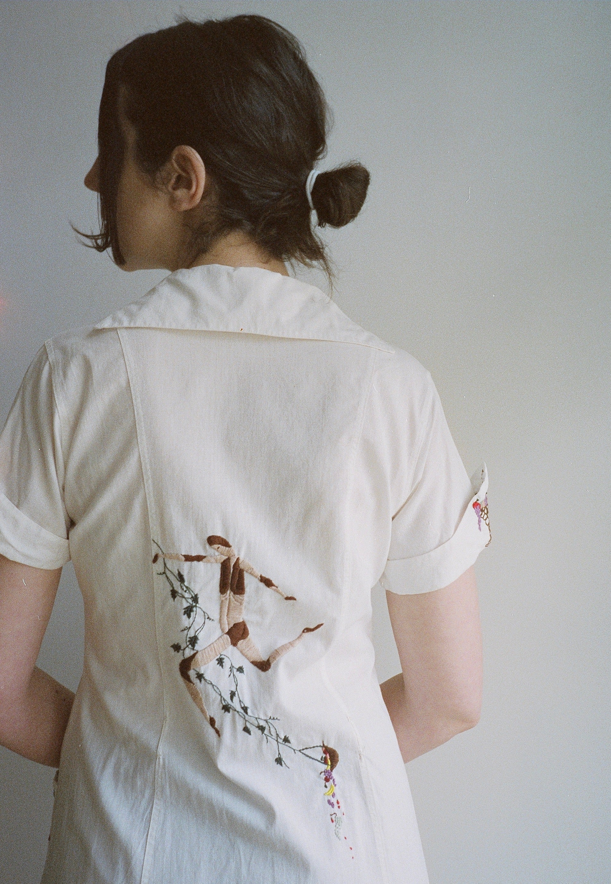 1930s Novelty Hand-Embroidered White Cotton Work Dress