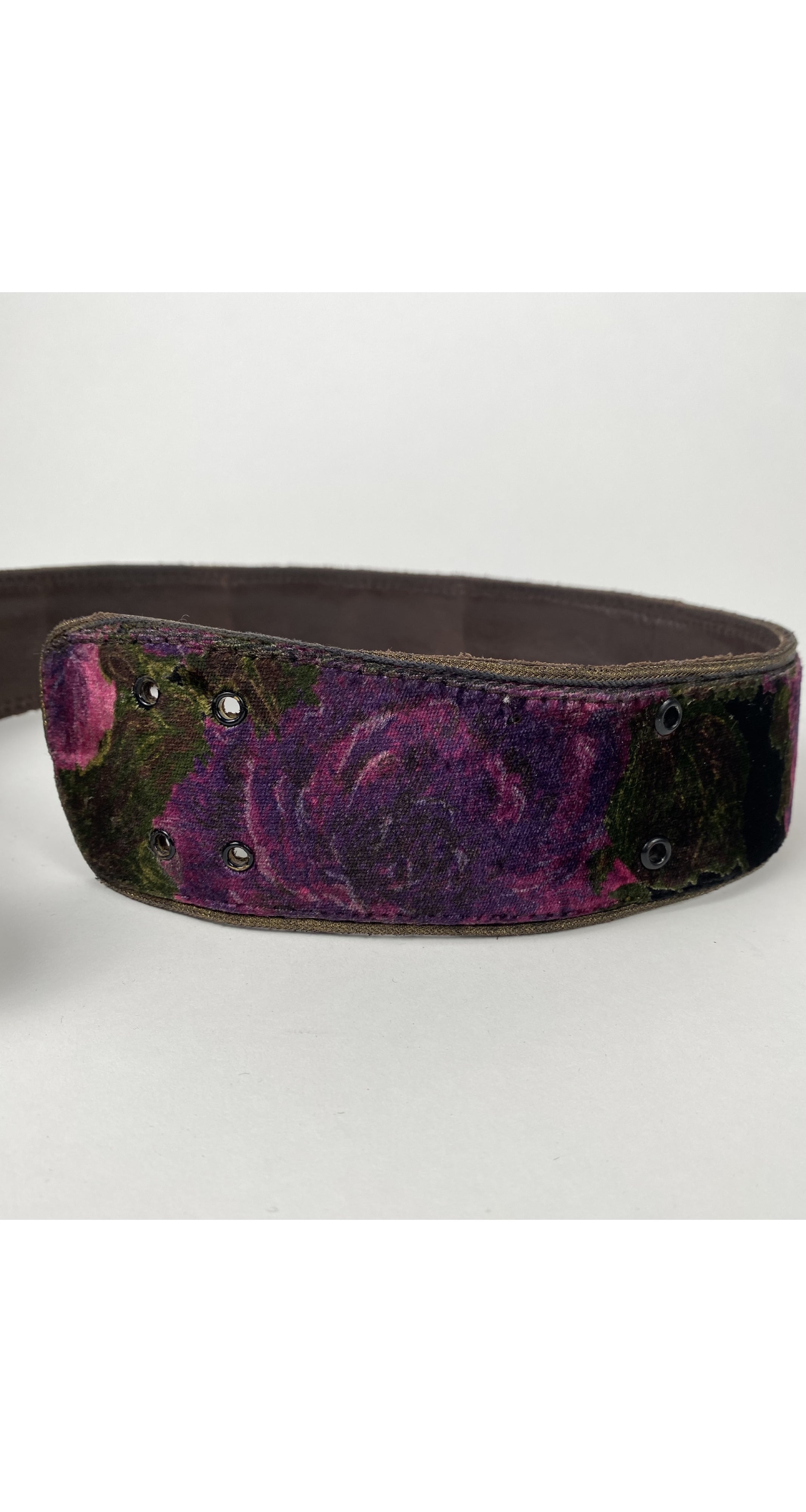 1981 Documented Hummingbird Feather Floral Velvet Belt