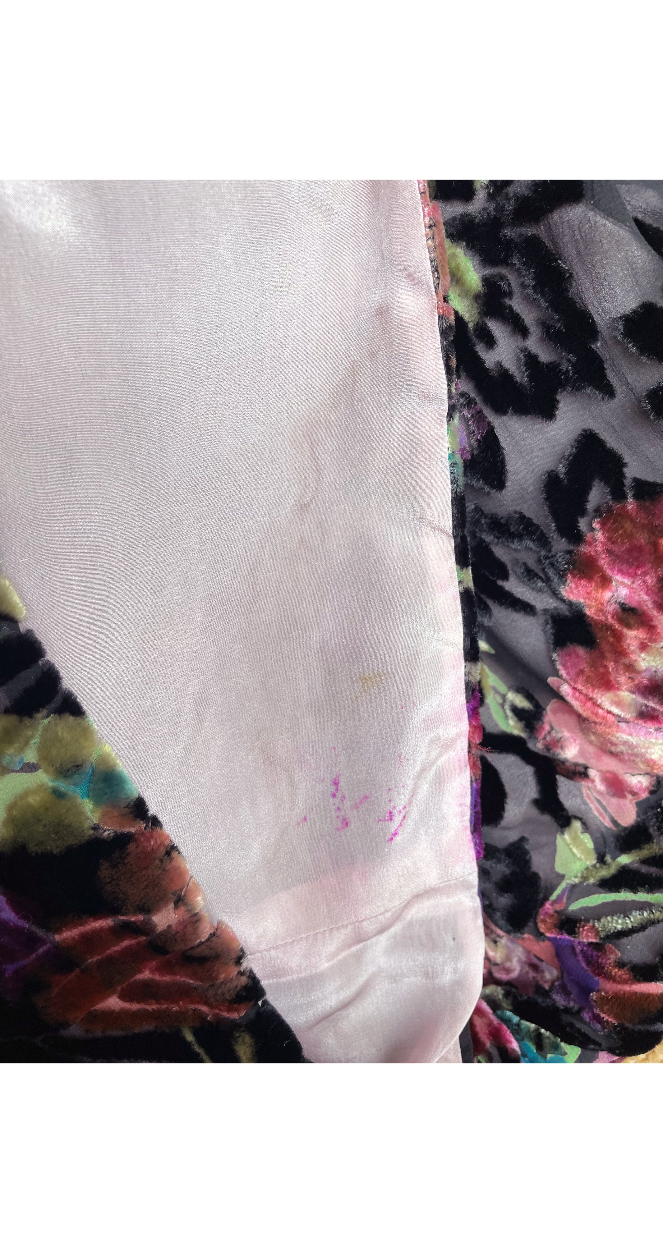 1920s Art Deco Floral Devore Velvet & Lilac Silk Robe