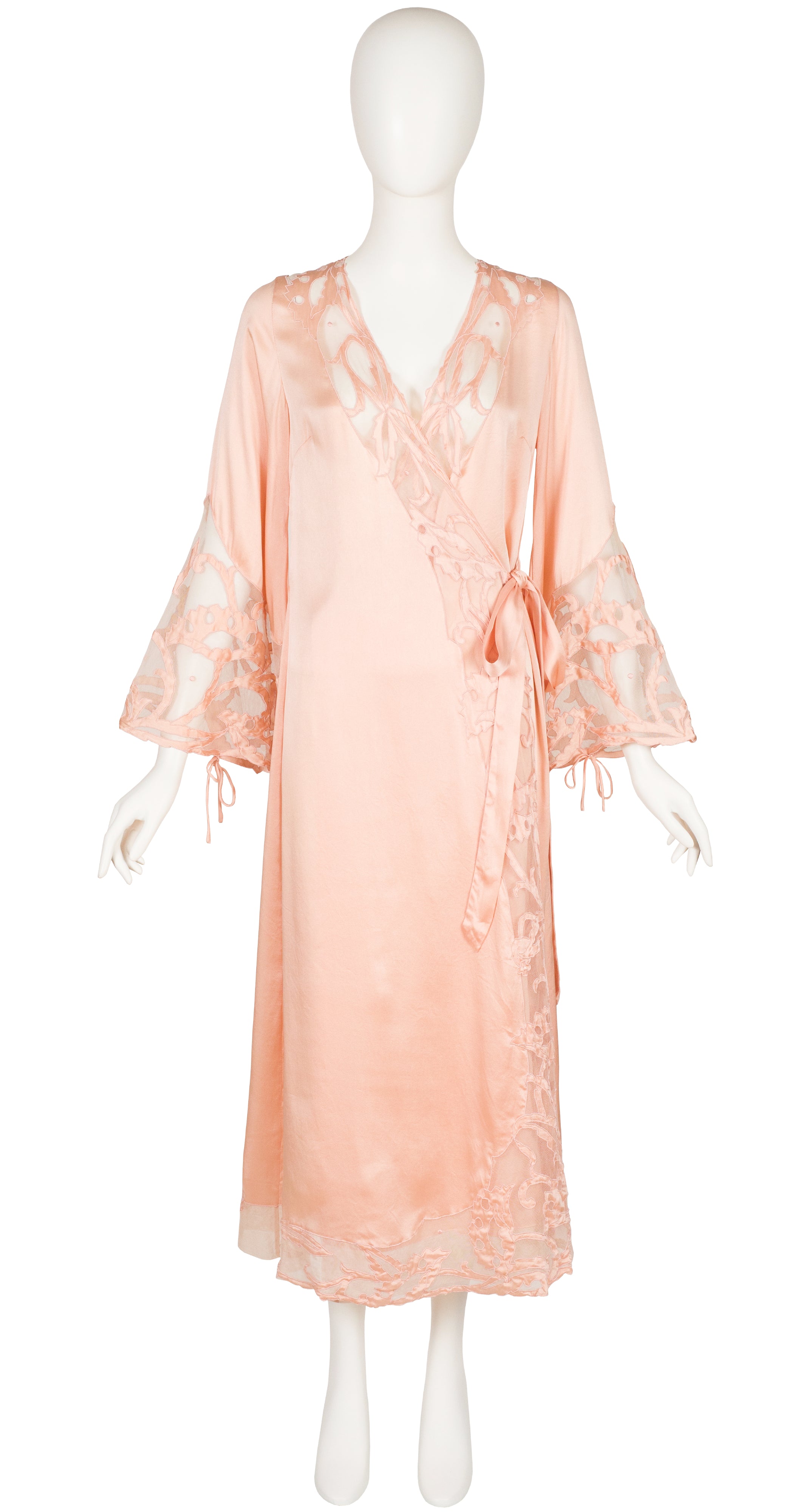 1930s Peach Silk & Floral Lace Angel Sleeve Dressing Gown