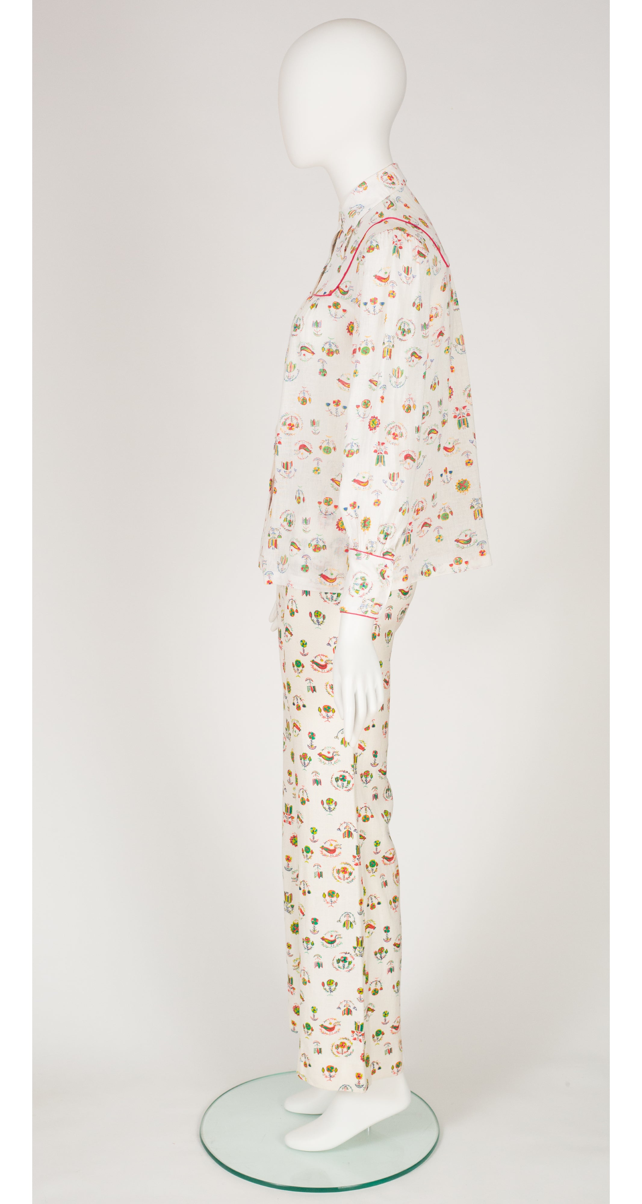 1970s Rooster Folk Art Novelty Print White Pant Set