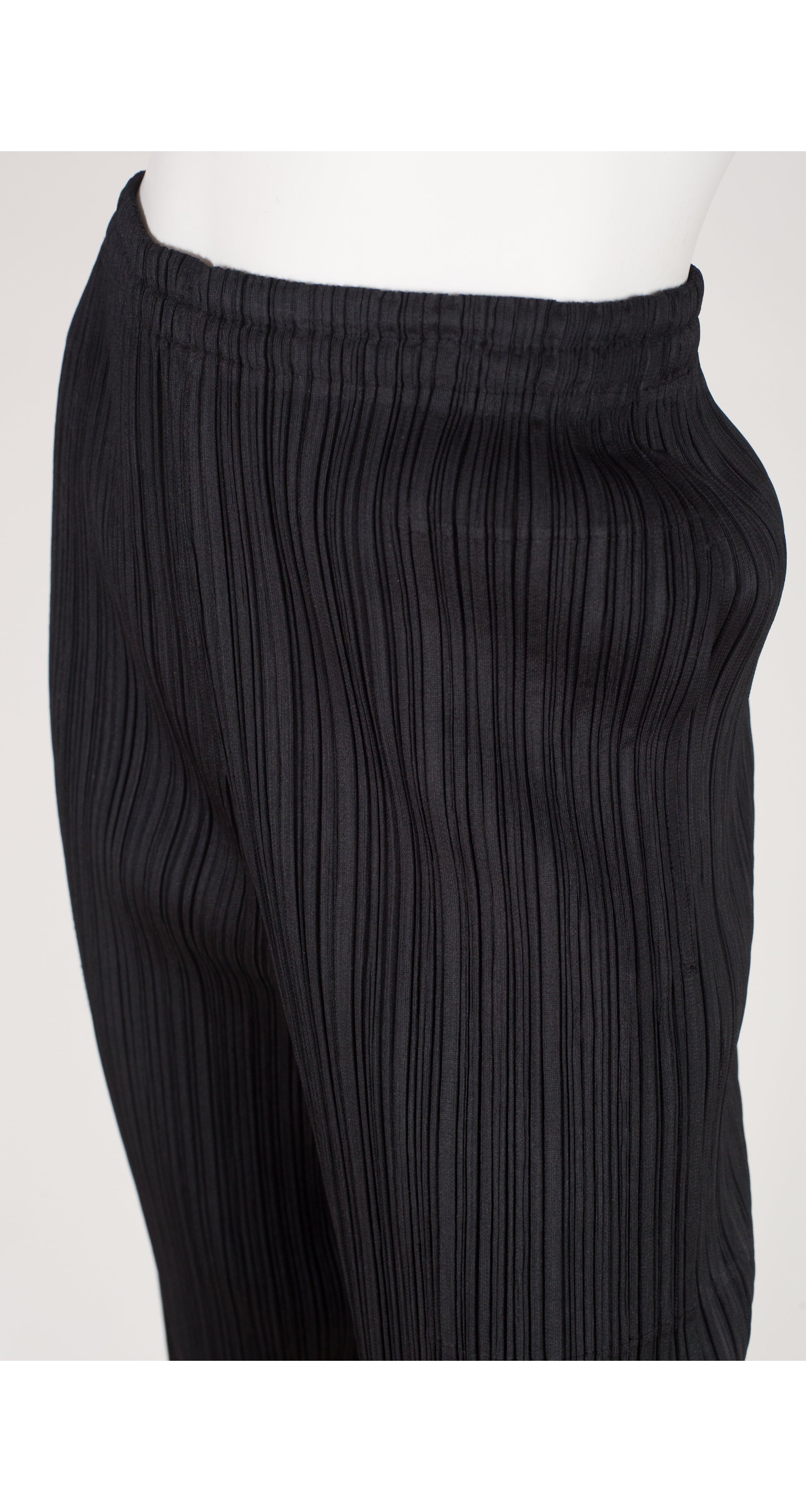 1990s Black Pleated Straight-Leg Pants