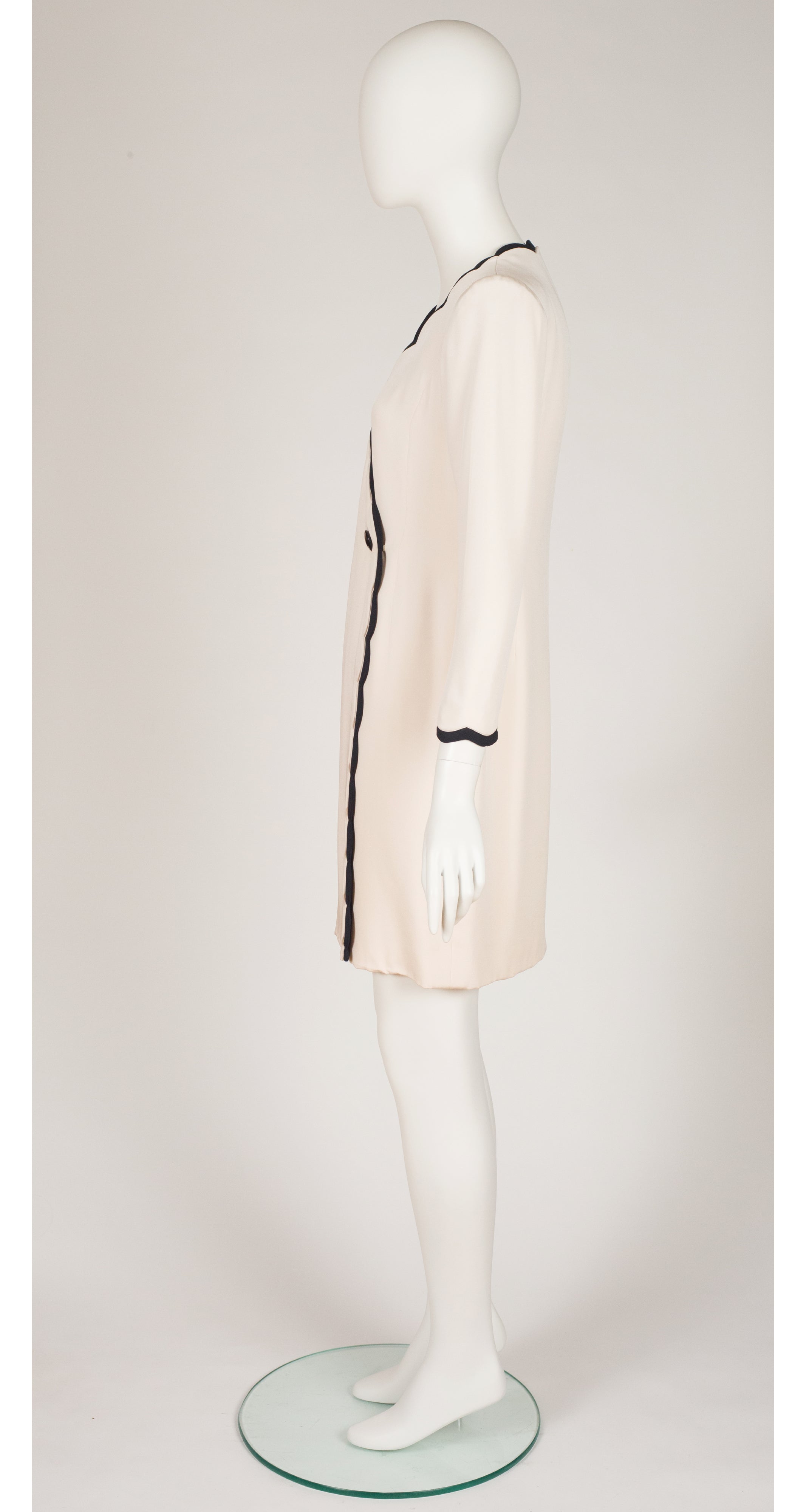 1980s Cream & Black Silk Crepe Scalloped Trim Dress Coat