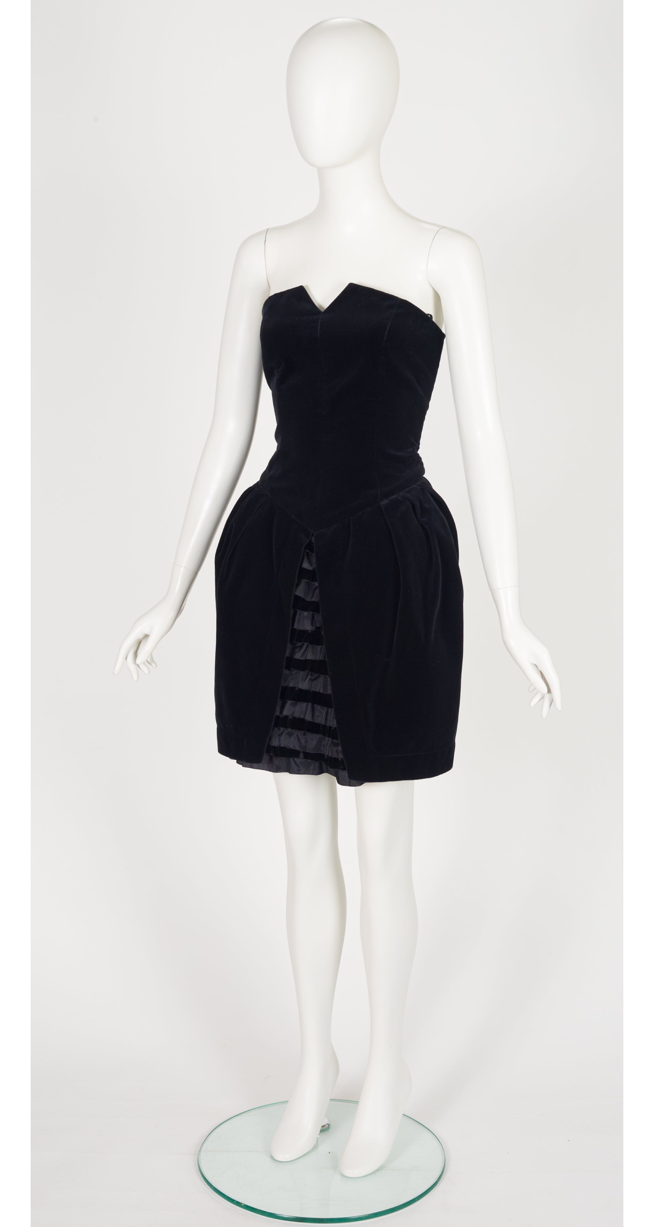 1980s Black Velvet Tulip Skirt Mini Cocktail Dress