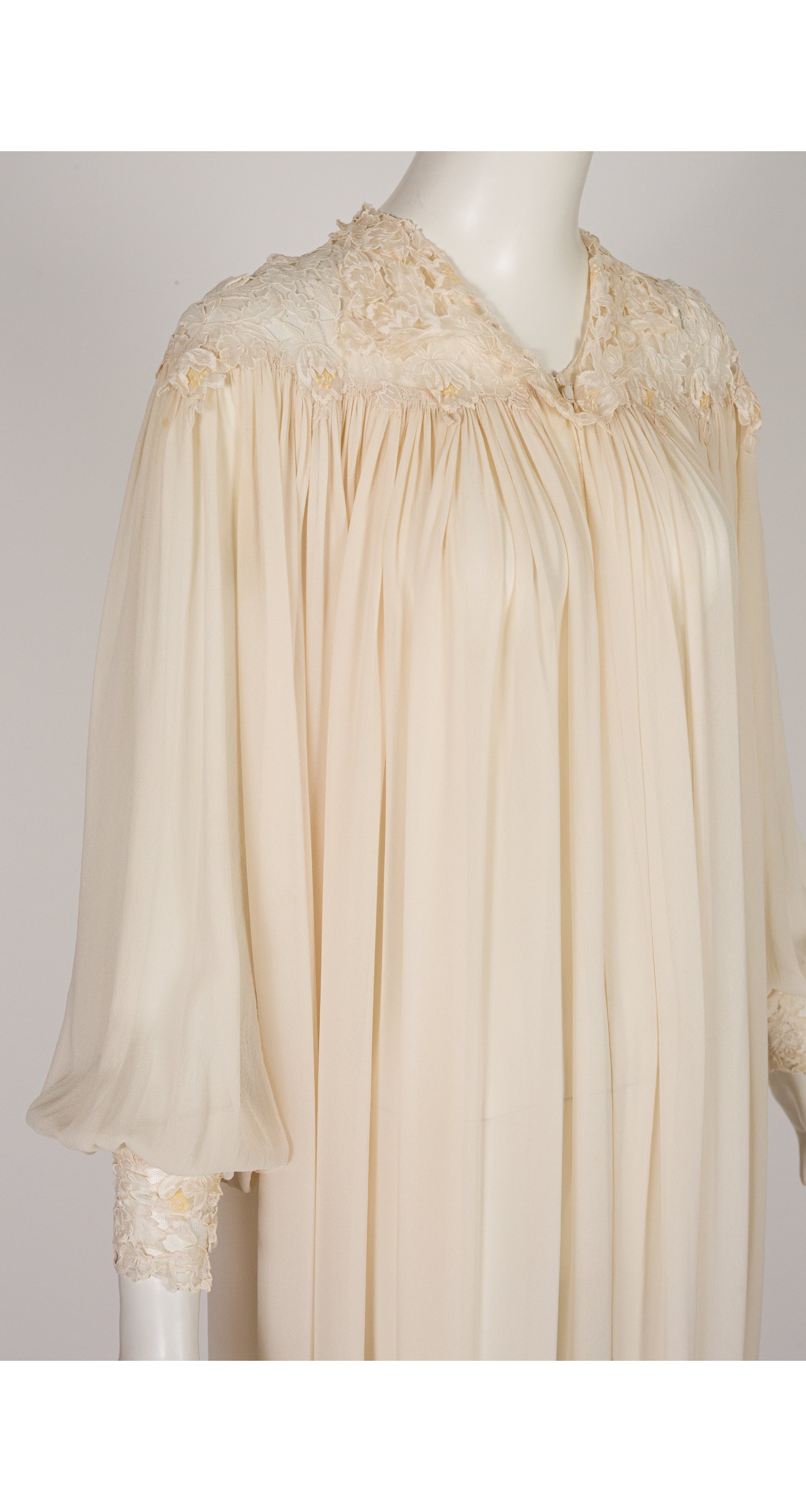 1930s 3D Floral Lace Cream Silk Chiffon Peignoir