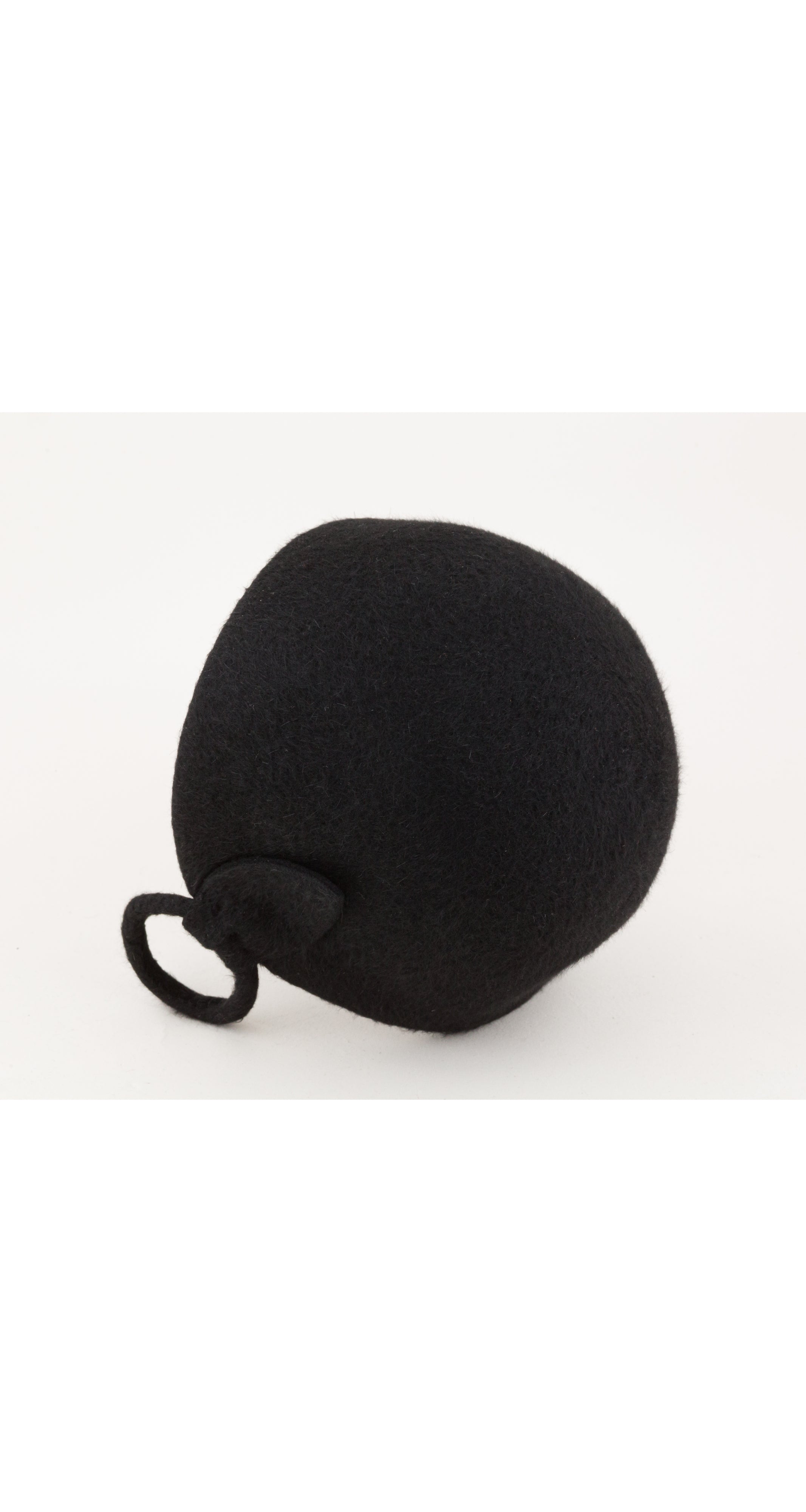 1960s Black Beaver Felt Ring Cloche Hat