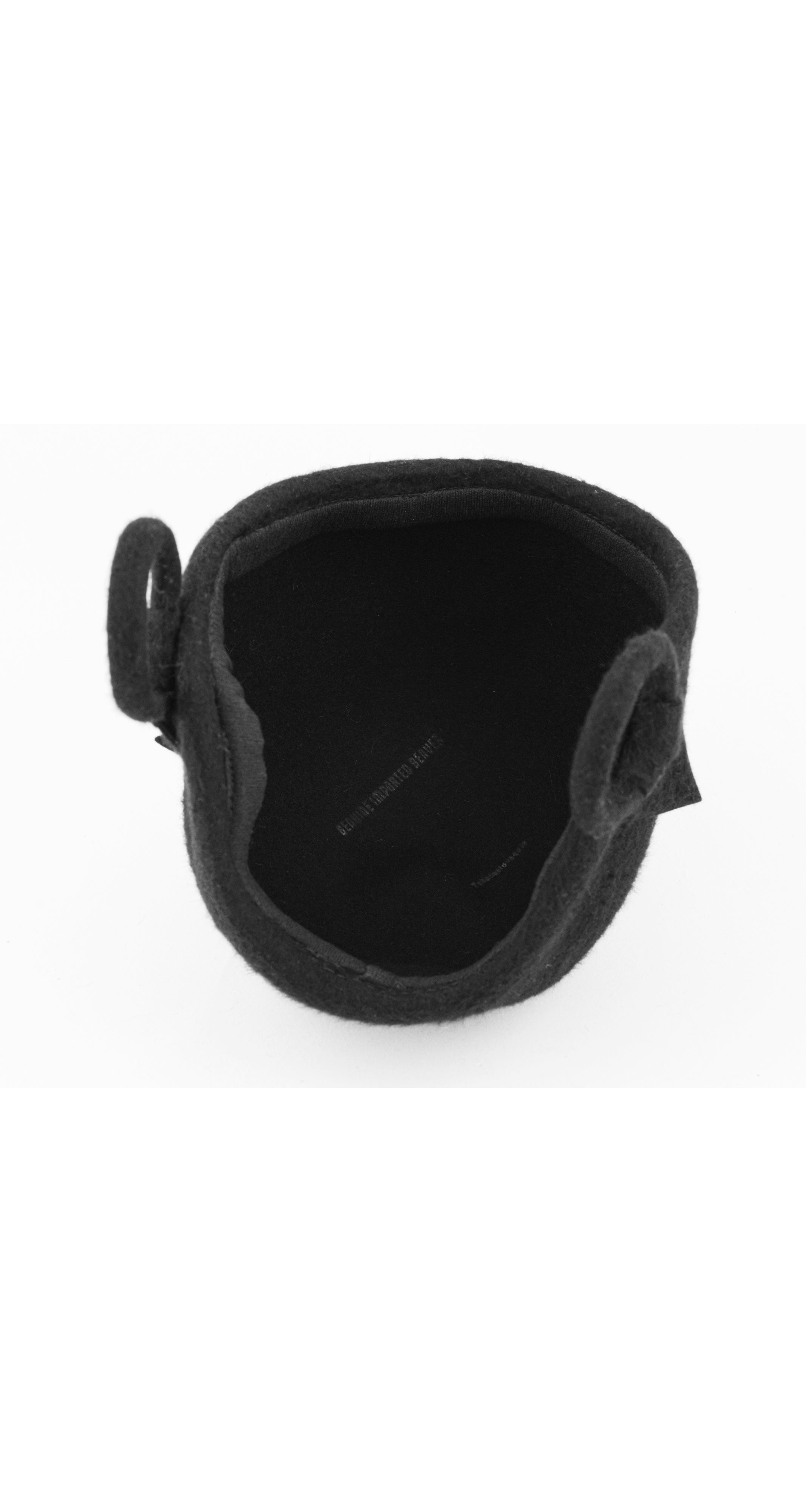 1960s Black Beaver Felt Ring Cloche Hat
