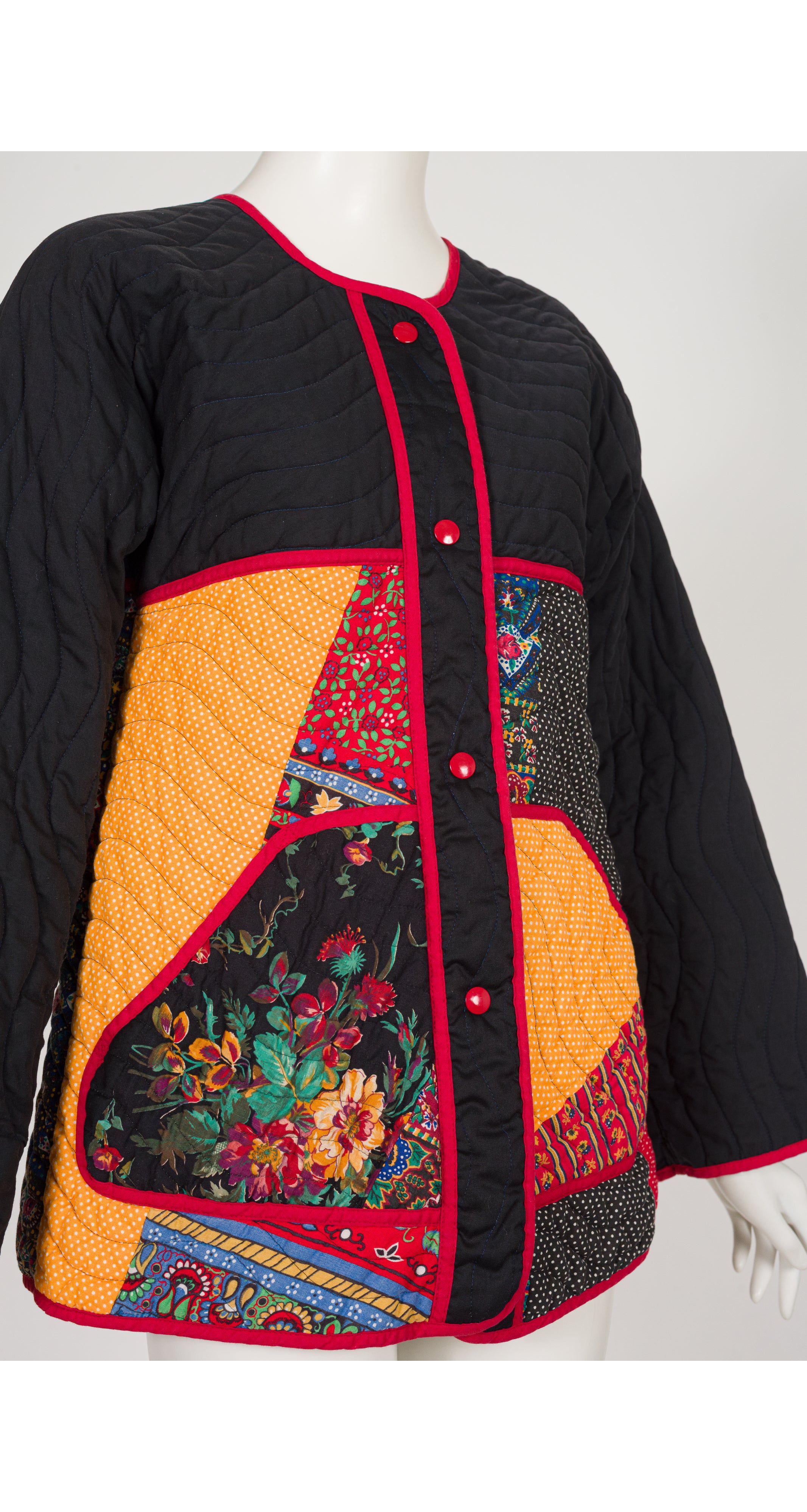 1970s Dove Appliqué Quilted Patchwork Jacket