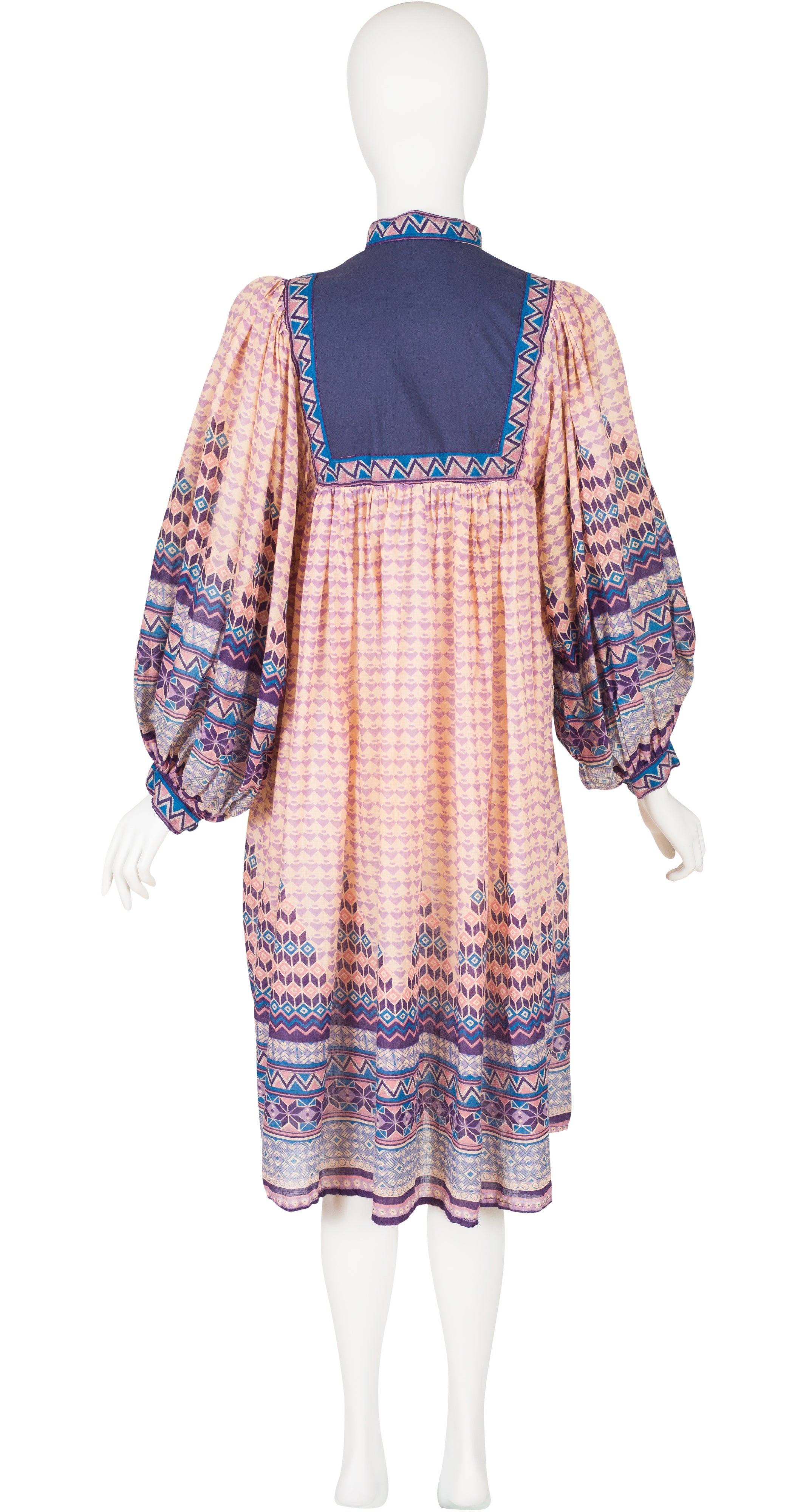 Kaiser 1970s Geometric Print Balloon Sleeve Cotton Dress Featherstone Vintage Kaiser 1970s Geometric Print Balloon Sleeve Cotton Dress Featherstone Vintage