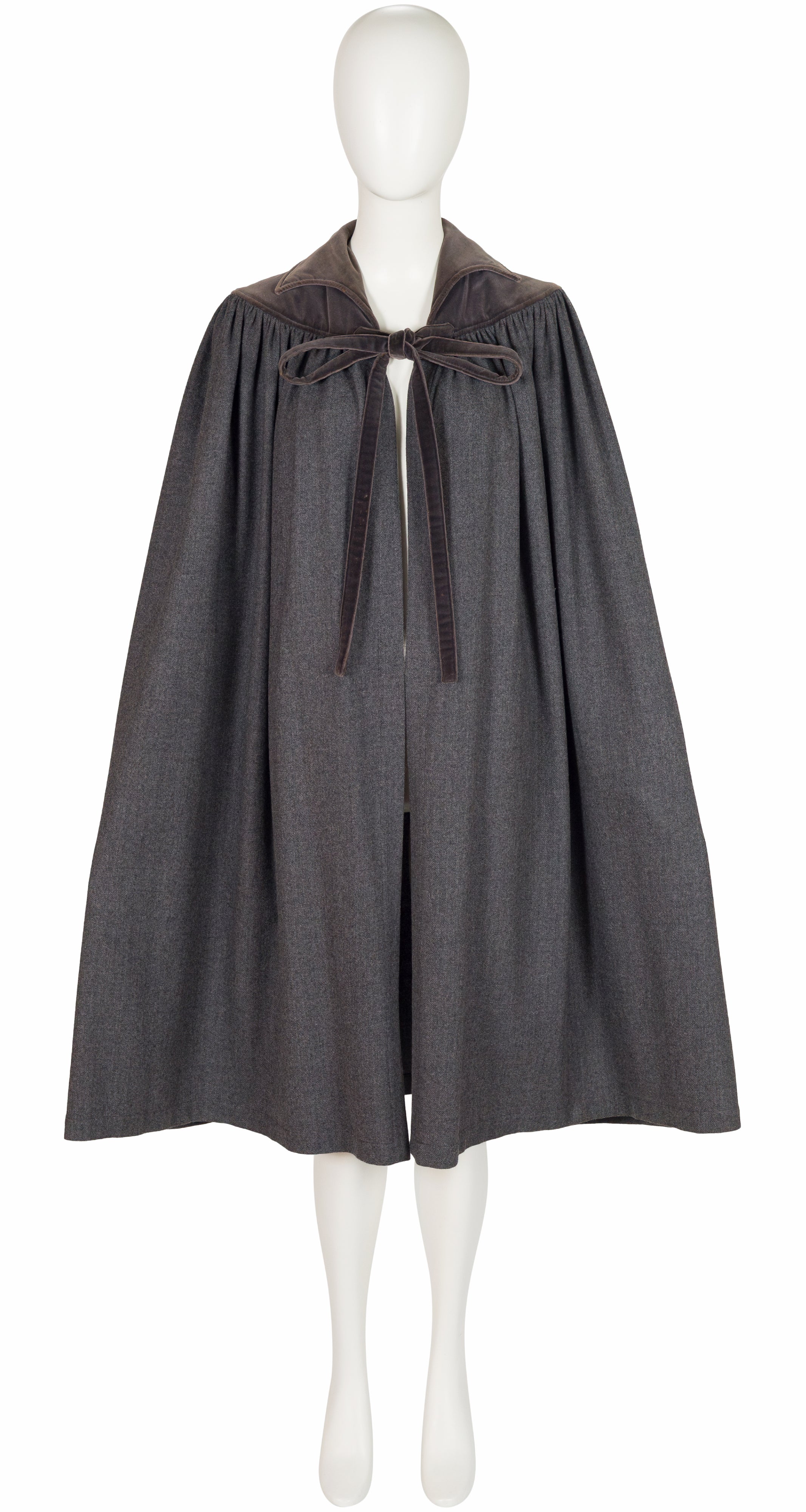 1981 F/W Gray Wool & Velvet Collared Cape