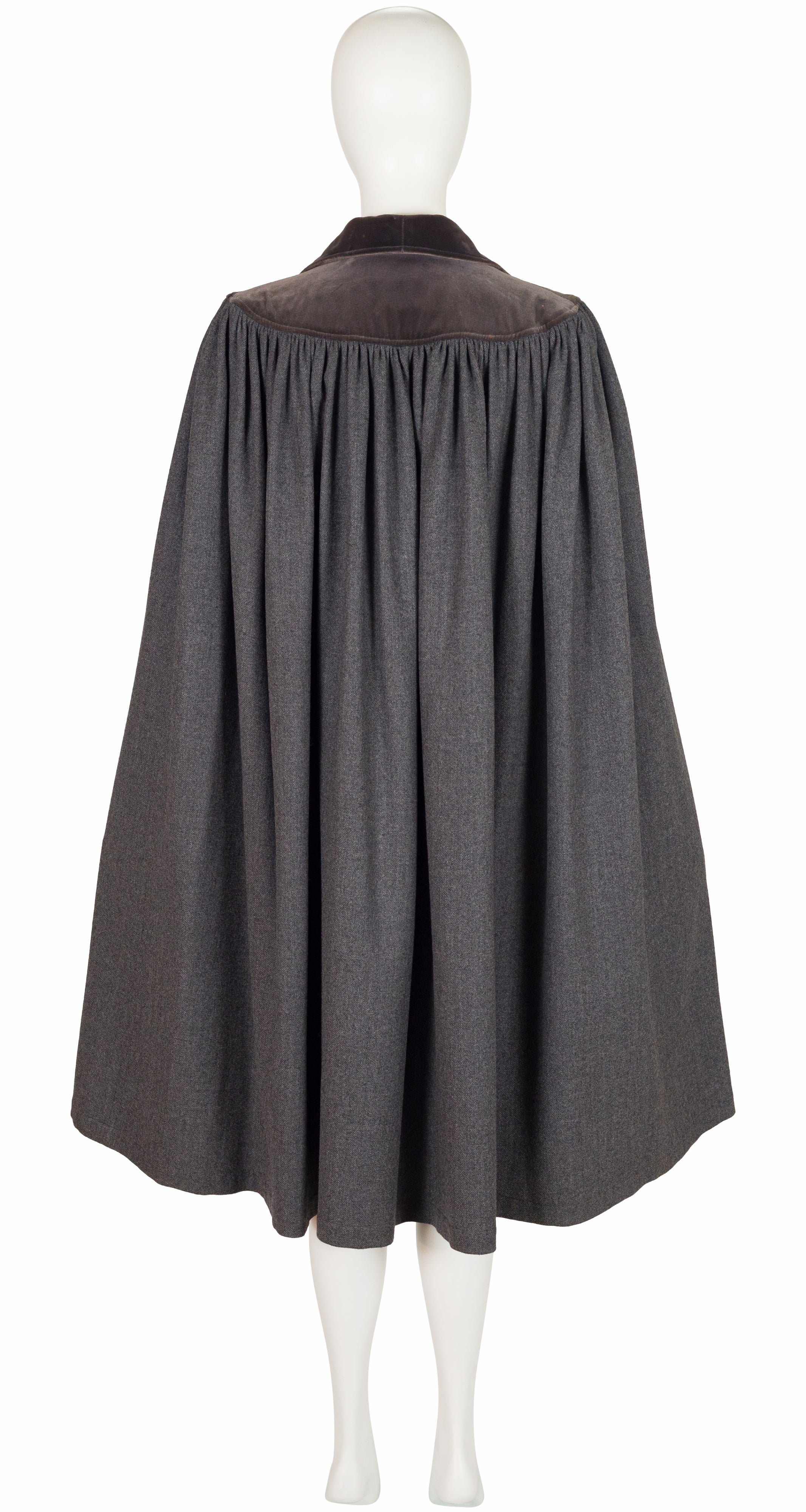 1981 F/W Gray Wool & Velvet Collared Cape