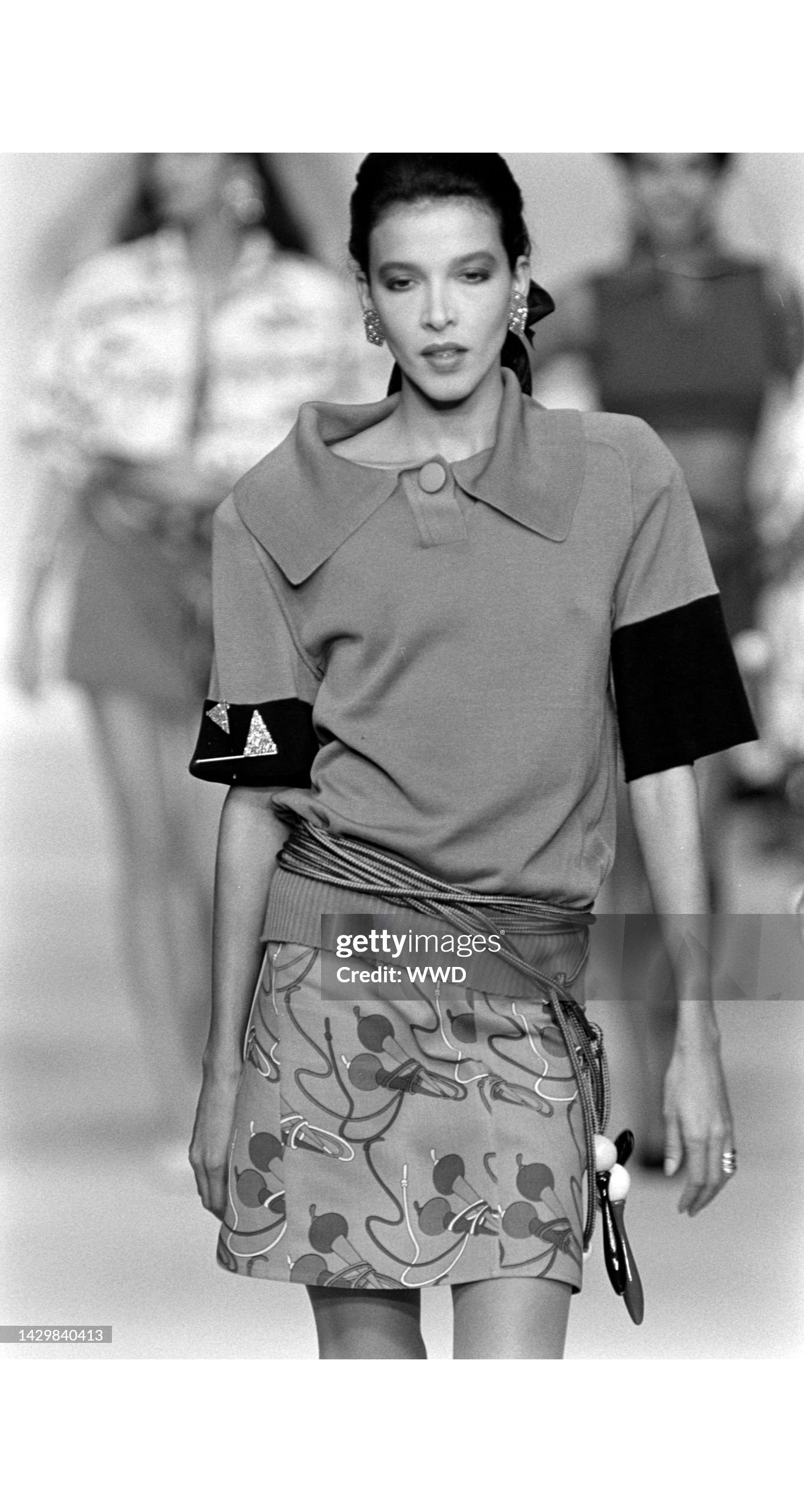 1987 S/S Jump Rope Novelty Print Blue Pencil Skirt