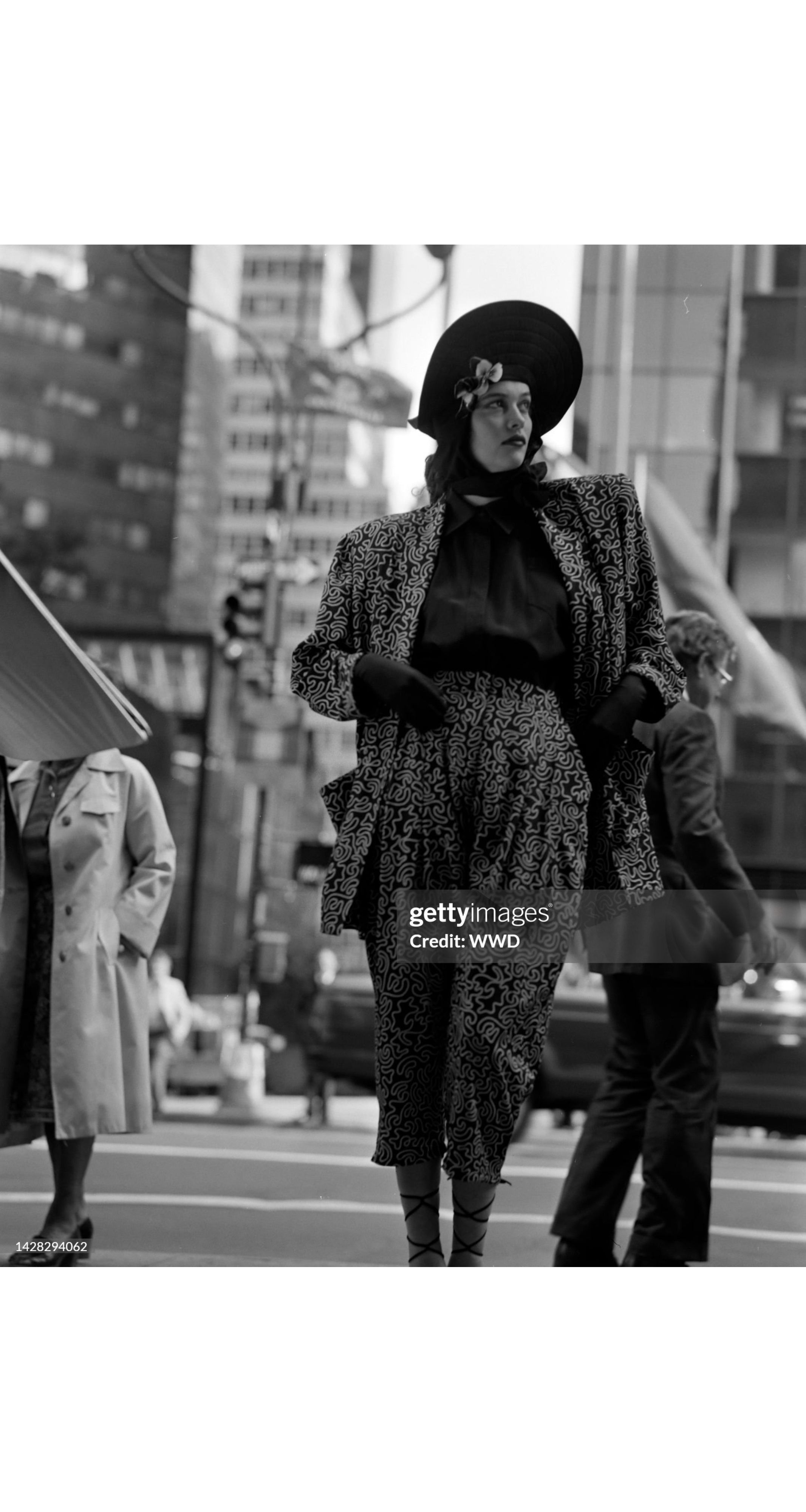 1984 S/S Lasso Print Black Rayon Blouson Shirt Dress