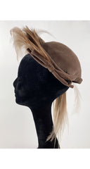 1940s Bird of Paradise Feather Trim Beige Felt Hat