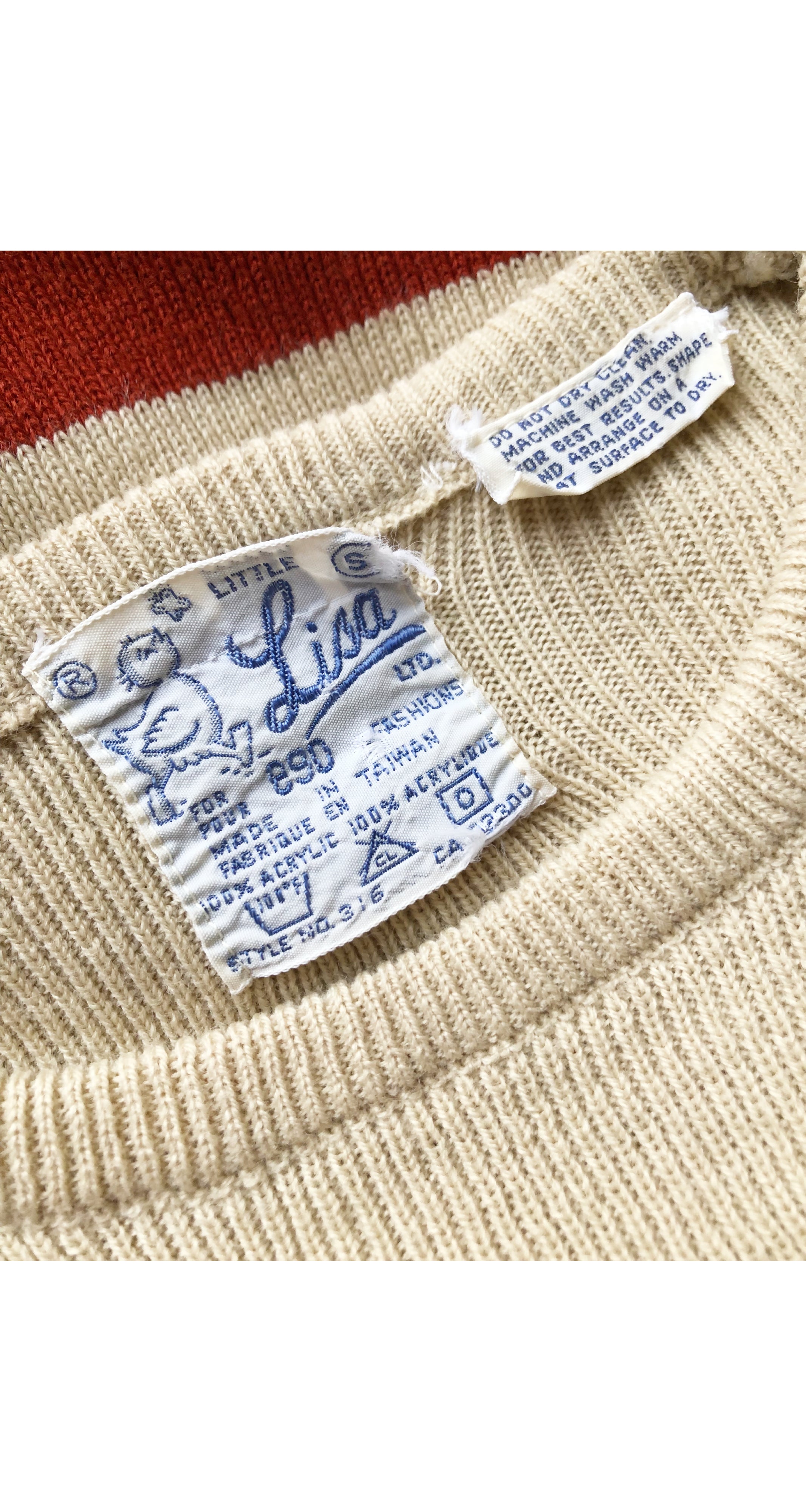 1970s Laurel and Hardy Beige Ribbed Pullover Sweater