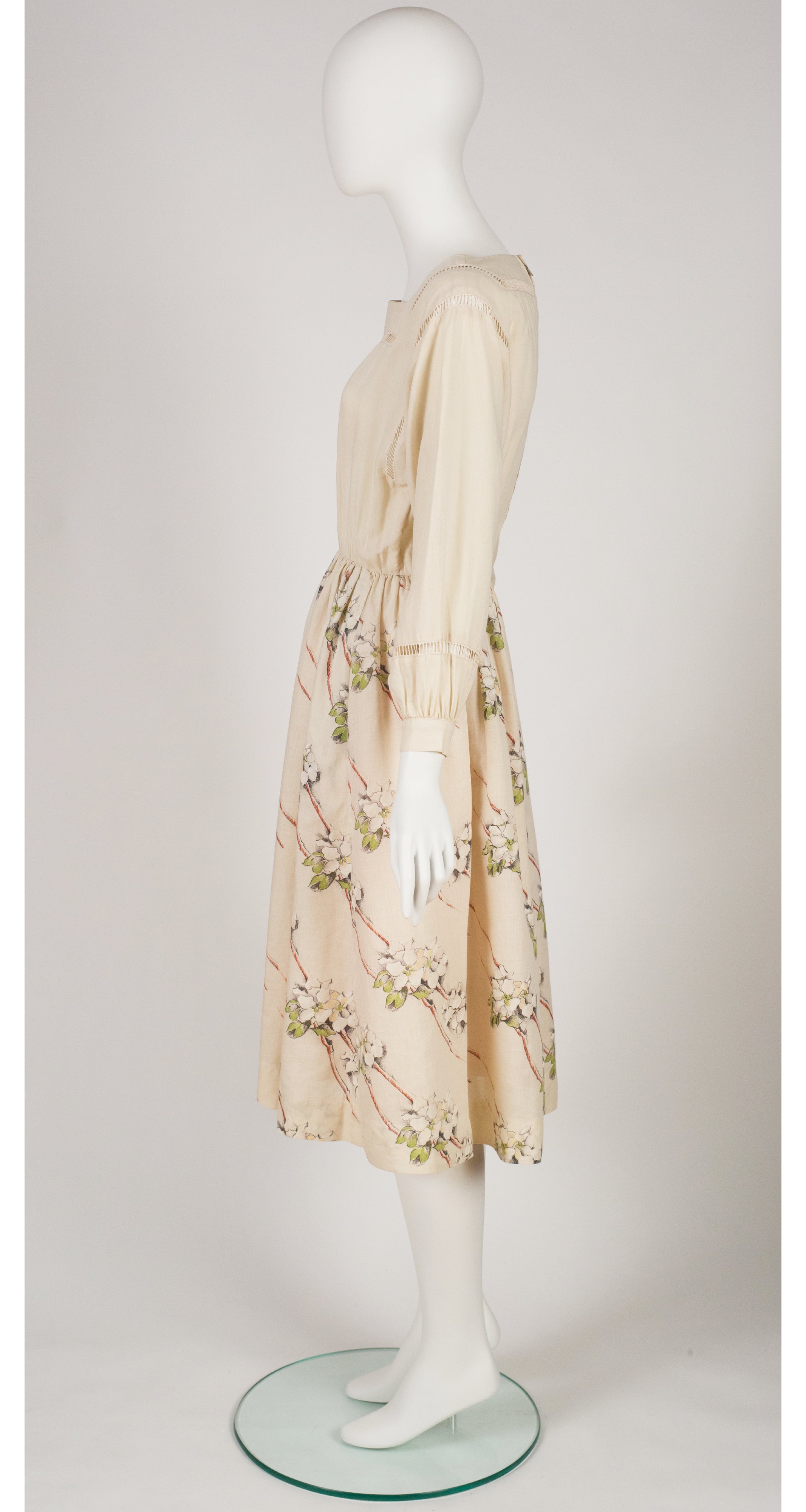 1970s Dogwood Print Cream Cotton Balloon Sleeve Dress