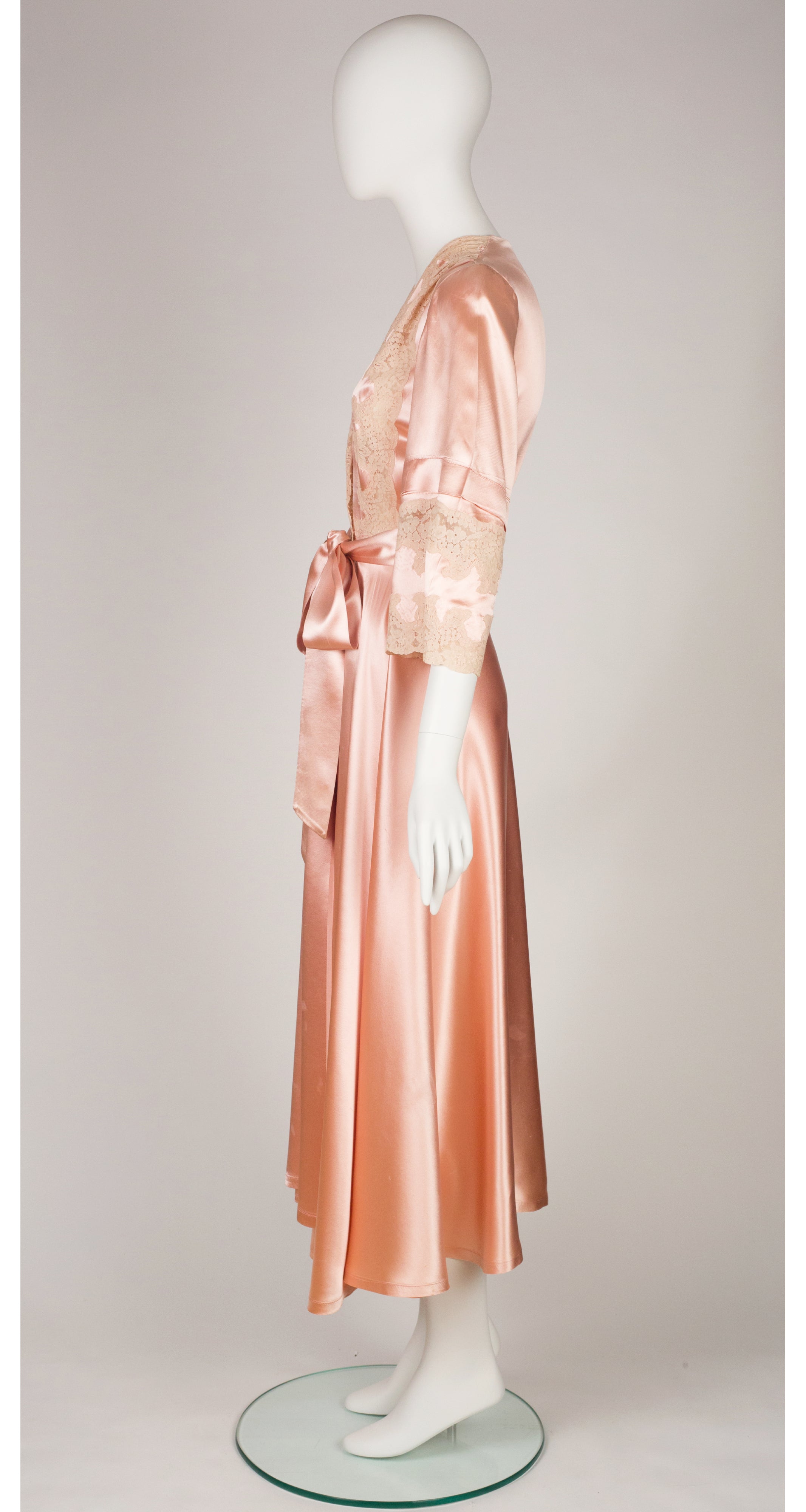 1940s Lace Trim Pink Liquid Satin Dressing Gown
