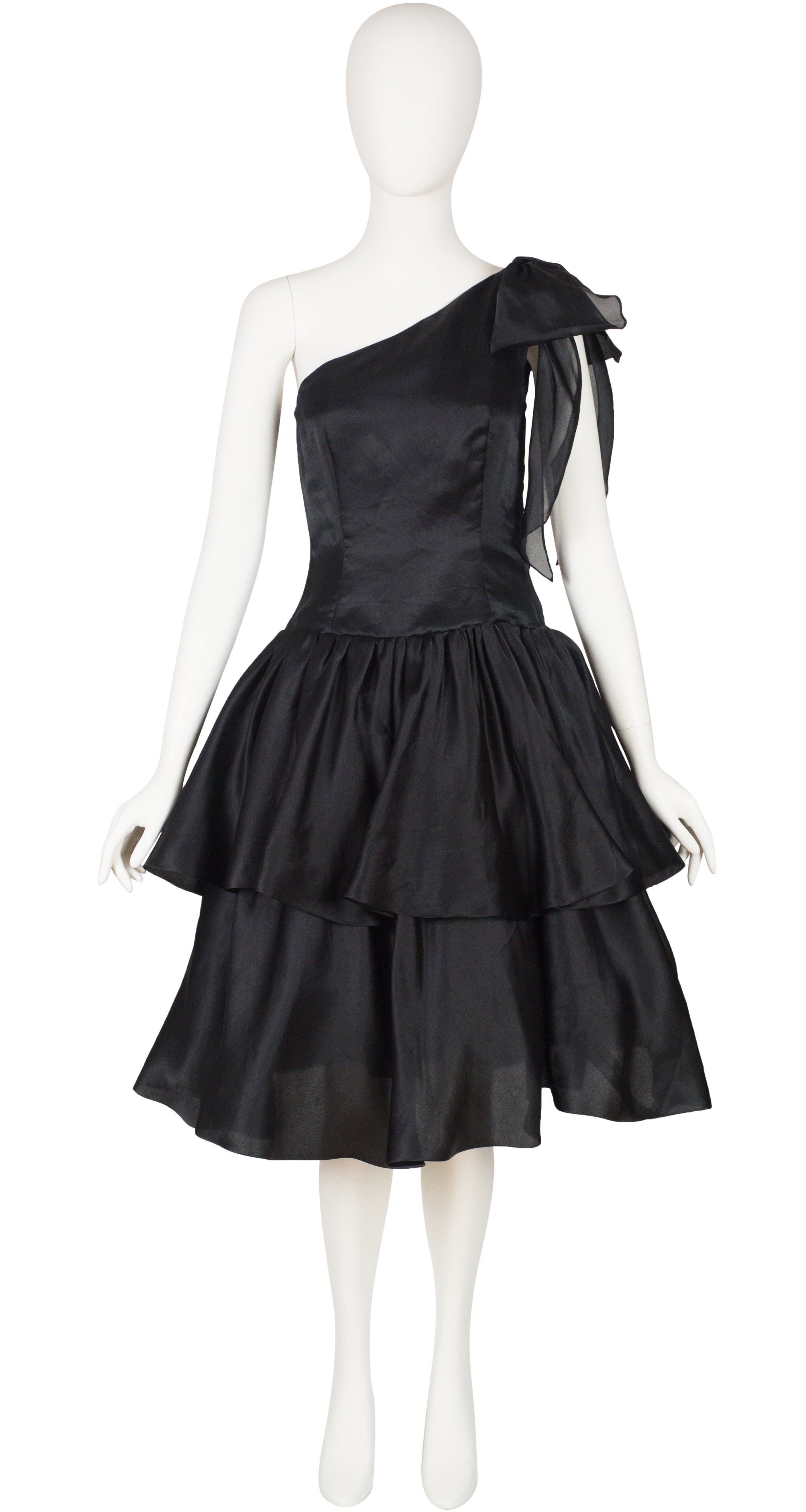 Oscar de la Renta 1979 Vintage Black Silk Organza Ruffle Cocktail Dress Featherstone Vintage Oscar de la Renta 1979 Vintage Black Silk Organza Ruffle Cocktail Dress Featherstone Vintage