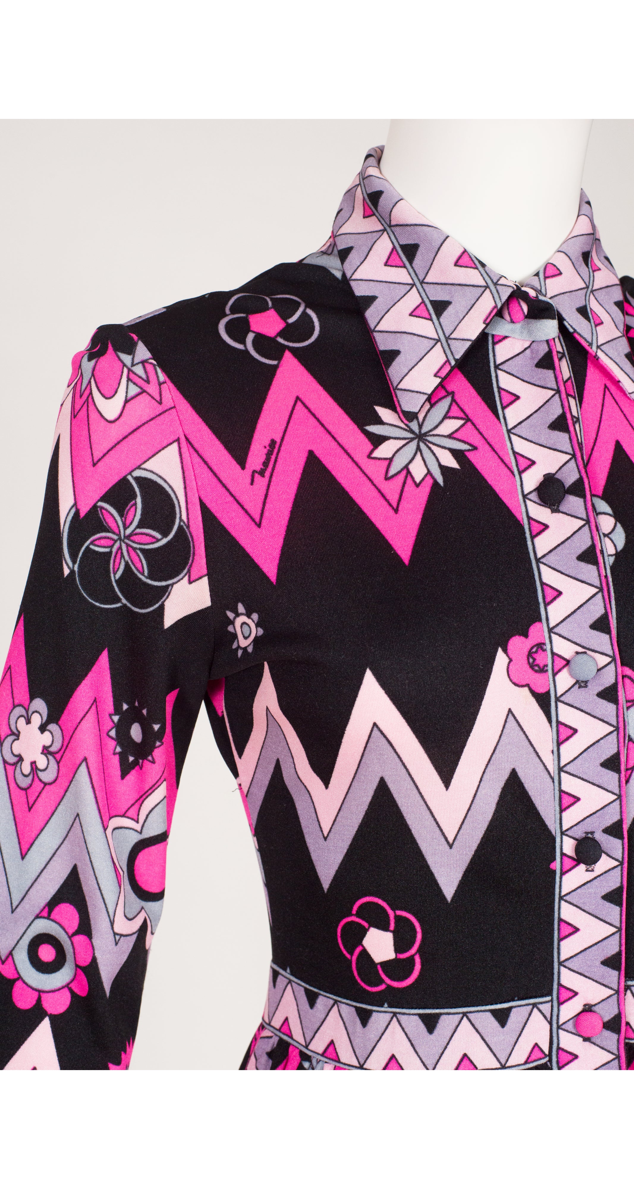1970s Floral Geometric Print Black Jersey Shirt Dress