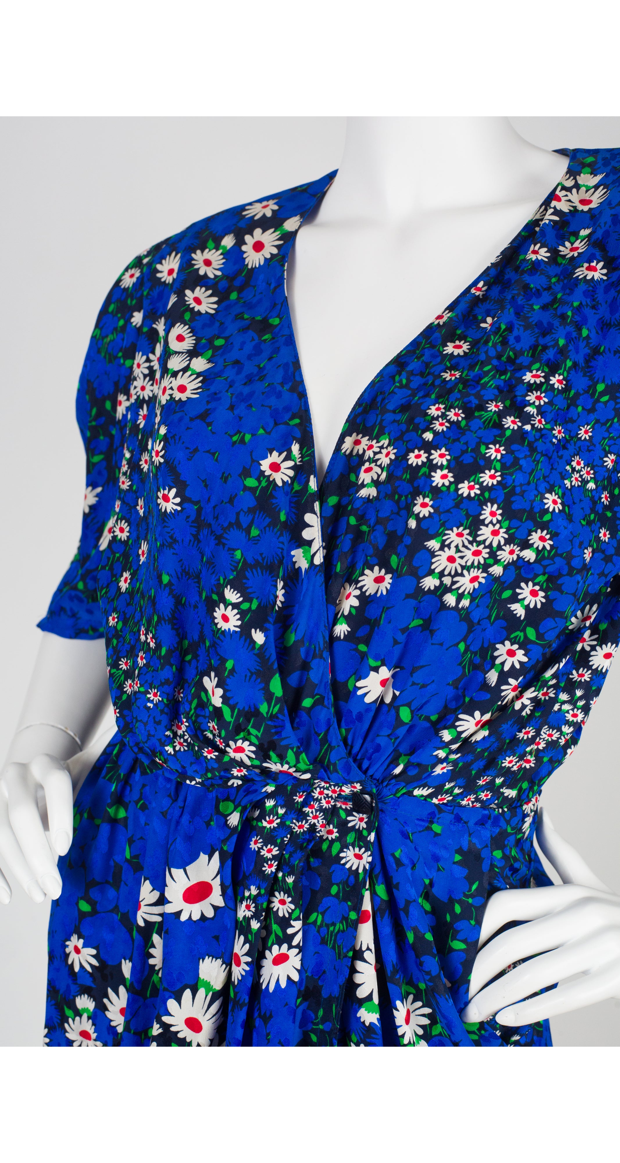 1980s Daisy Print Jacquard Silk Puff Sleeve Dress