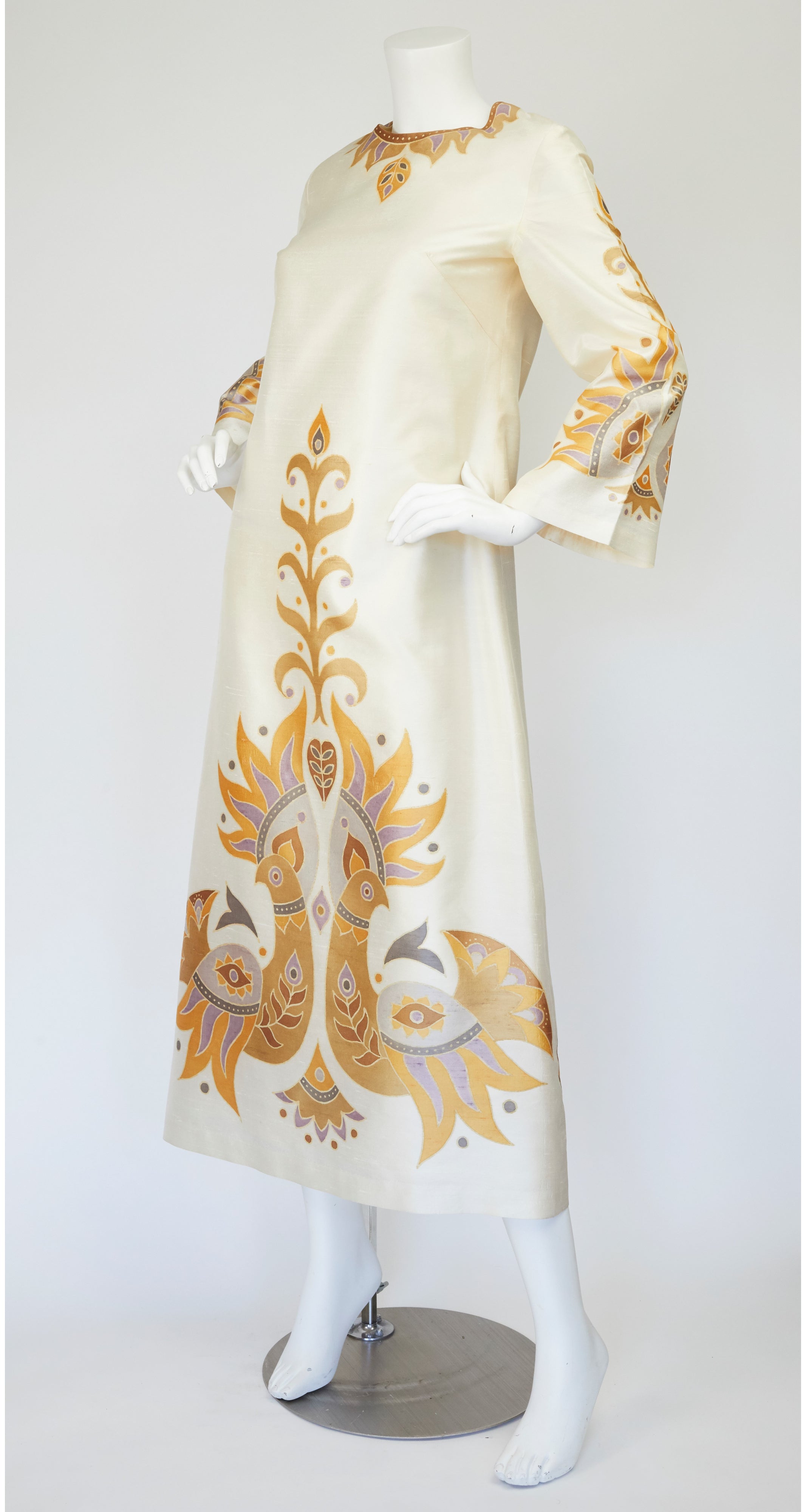 1960s Bird Print Cream Thai Silk Caftan Maxi Dress – Featherstone Vintage 1960s Bird Print Cream Thai Silk Caftan Maxi Dress – Featherstone Vintage